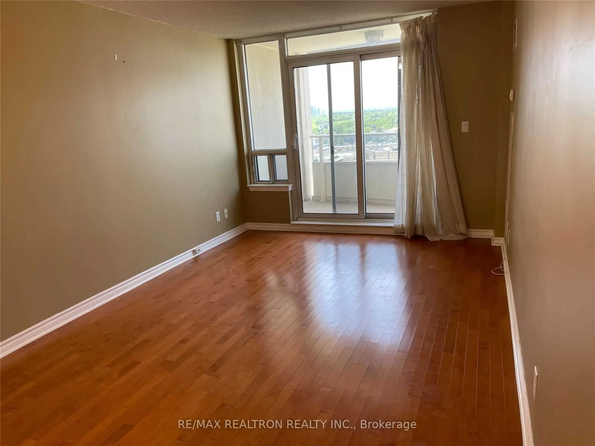 2 Rean Drive, #1304
