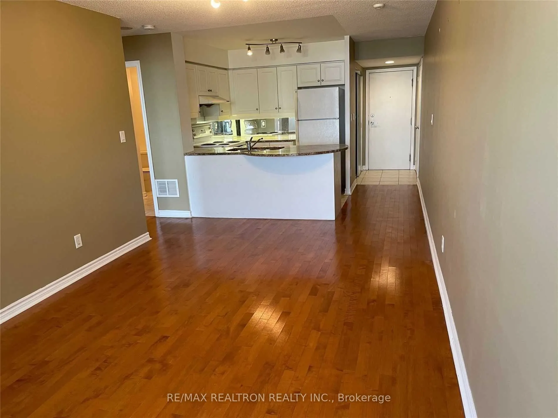 2 Rean Drive, #1304