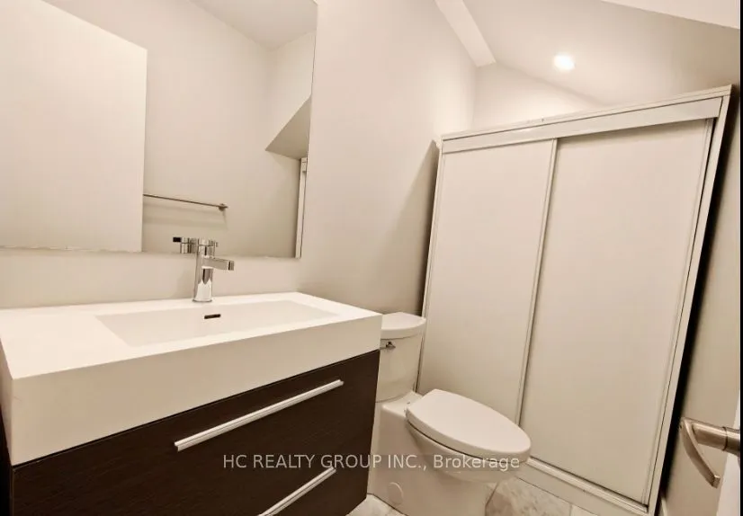 270 Davenport Road, #Unit 11