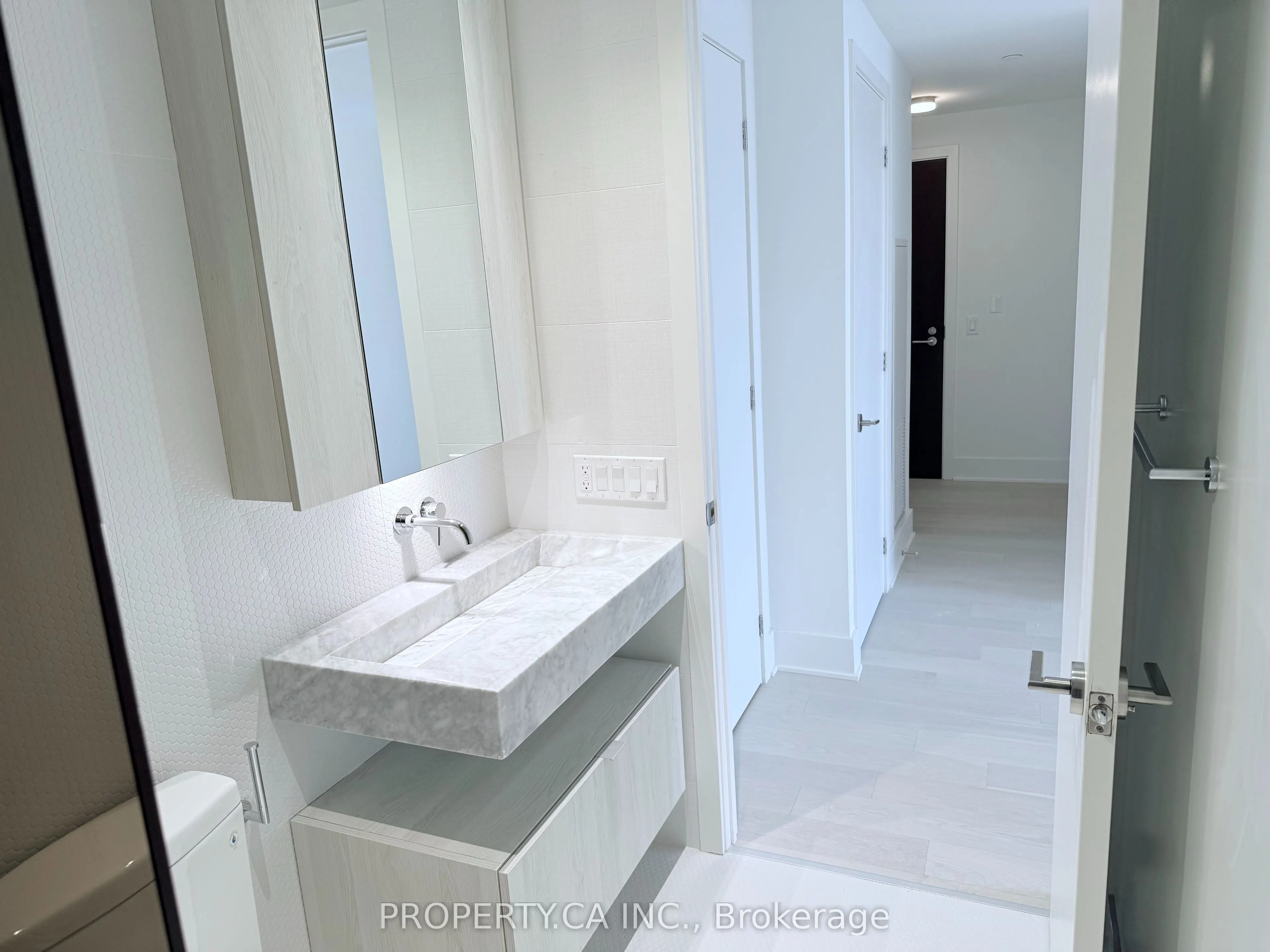 11 Yorkville Avenue, #2214