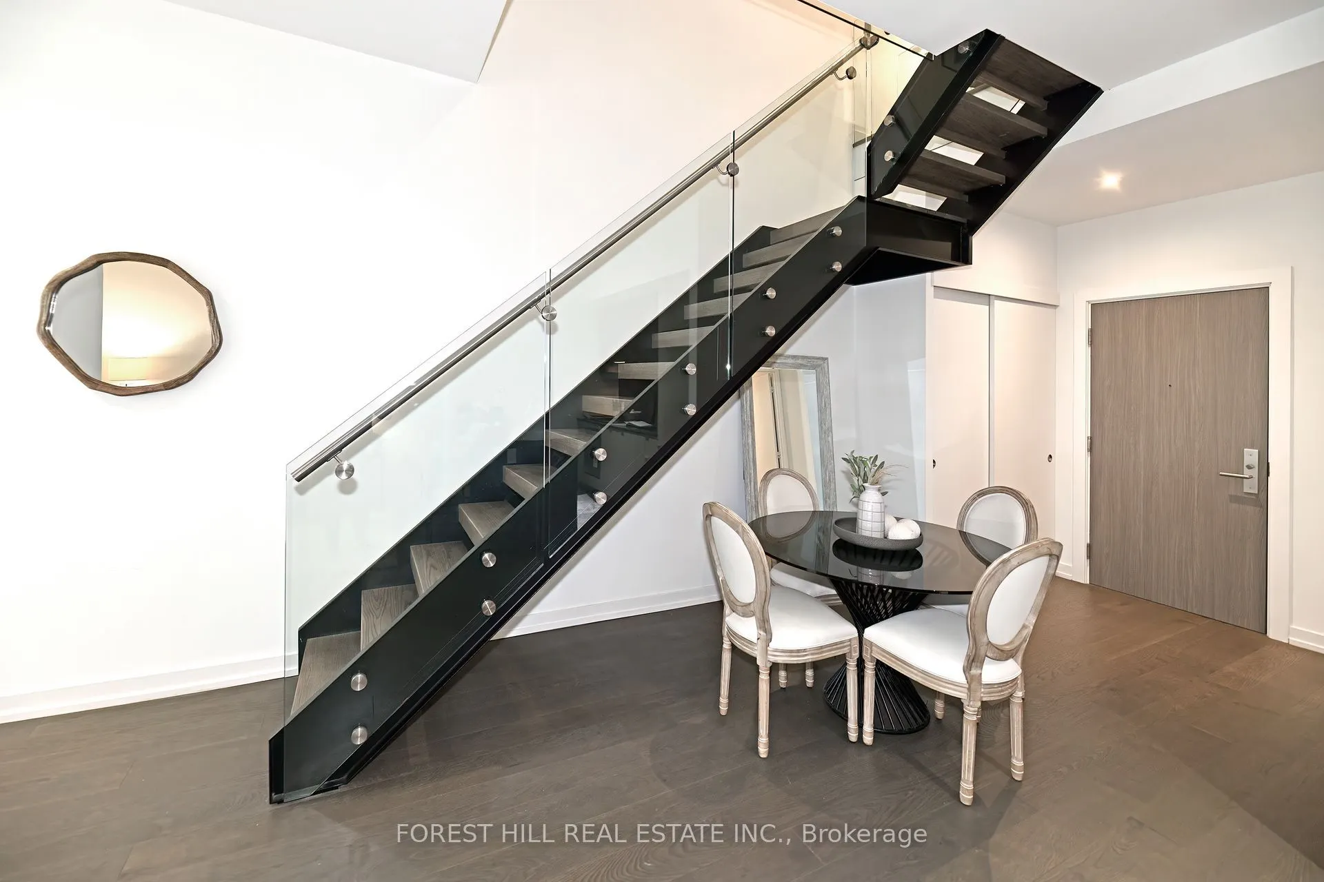 161 Roehampton Avenue, #102