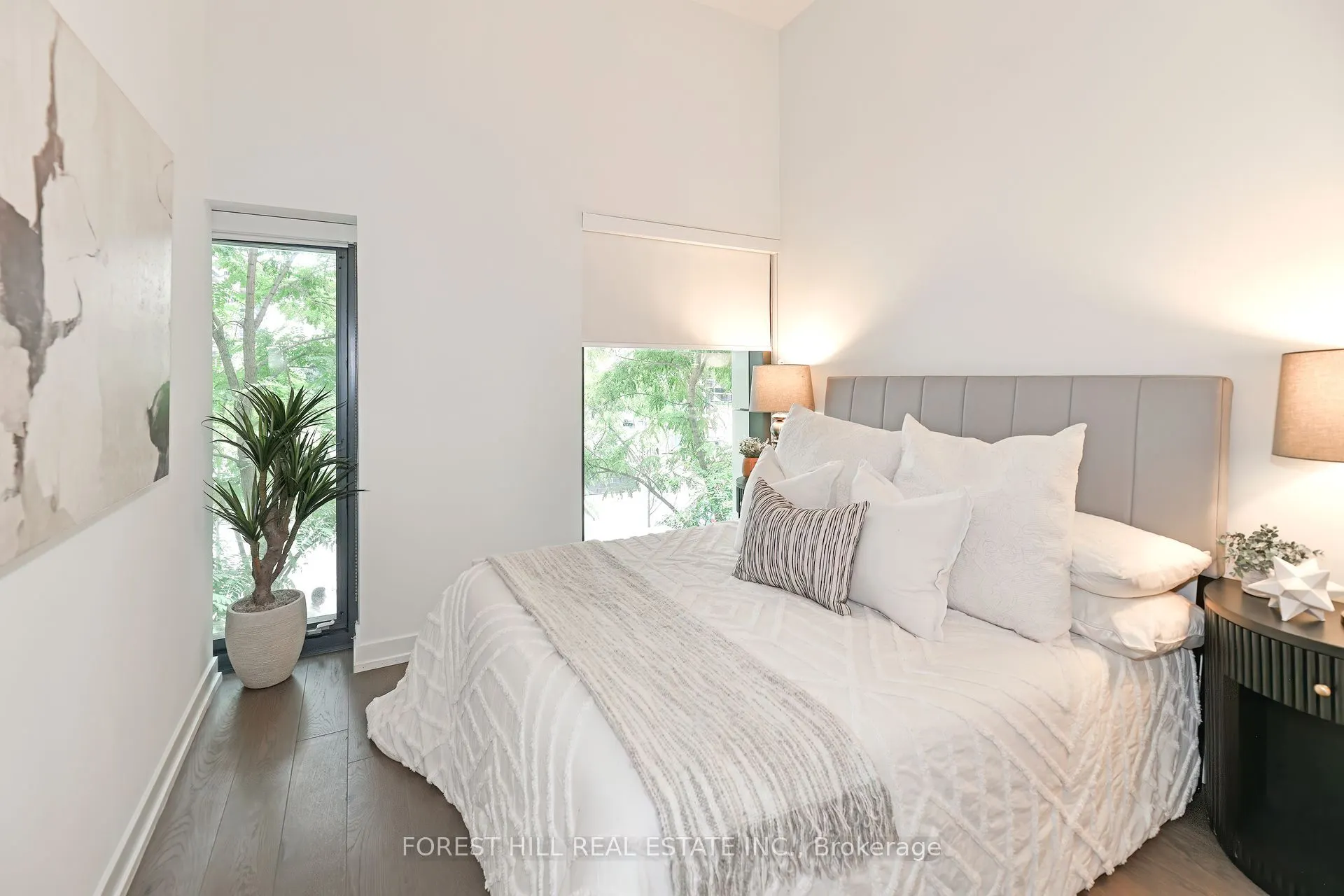 161 Roehampton Avenue, #102