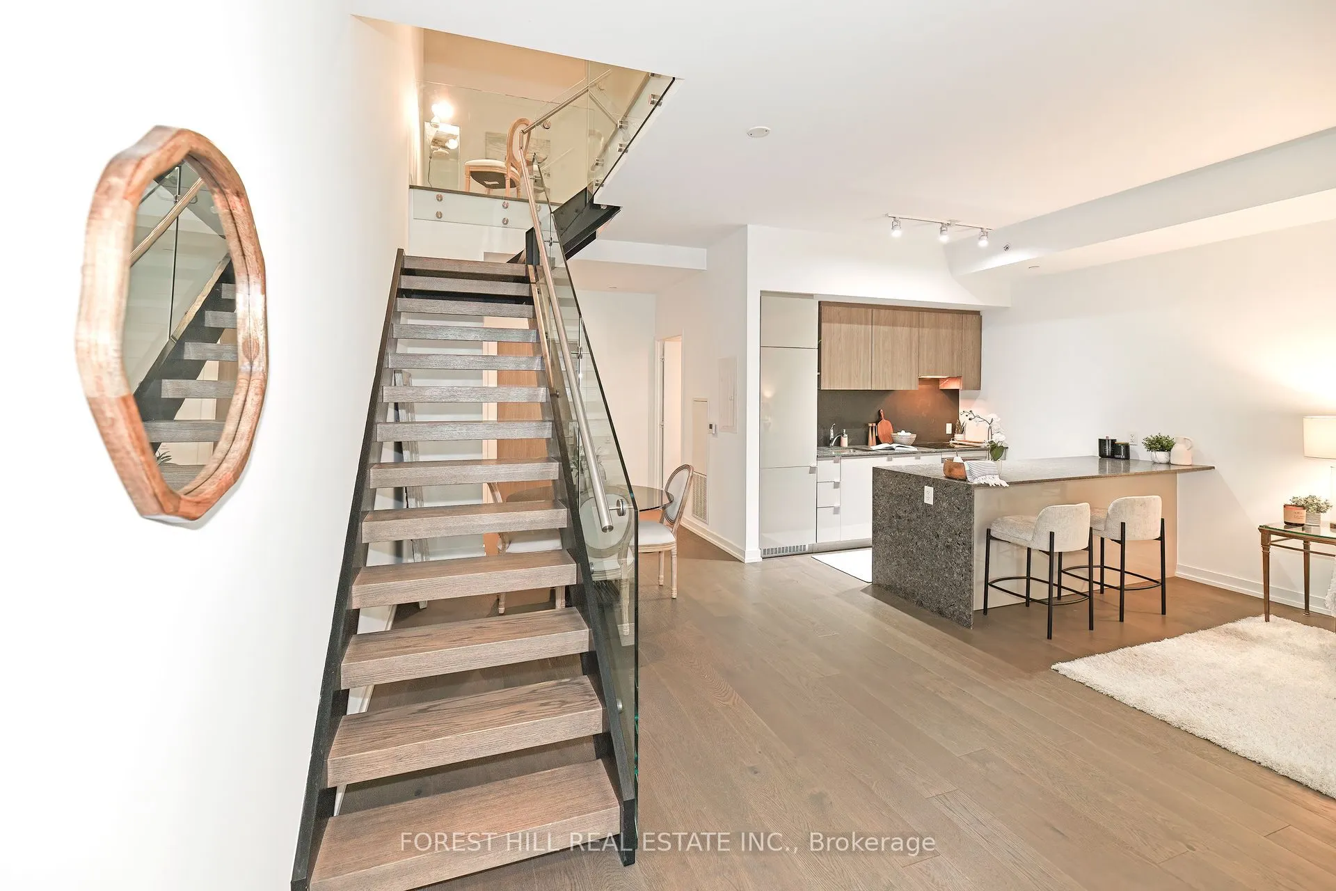 161 Roehampton Avenue, #102