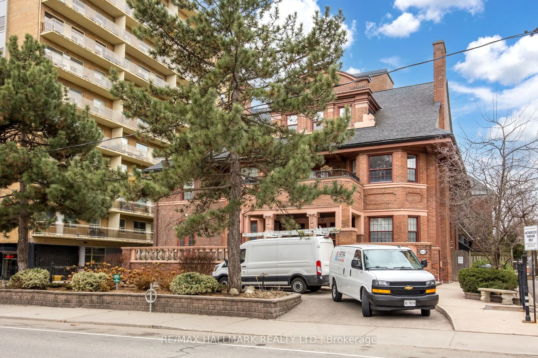 212 St George Street, #203