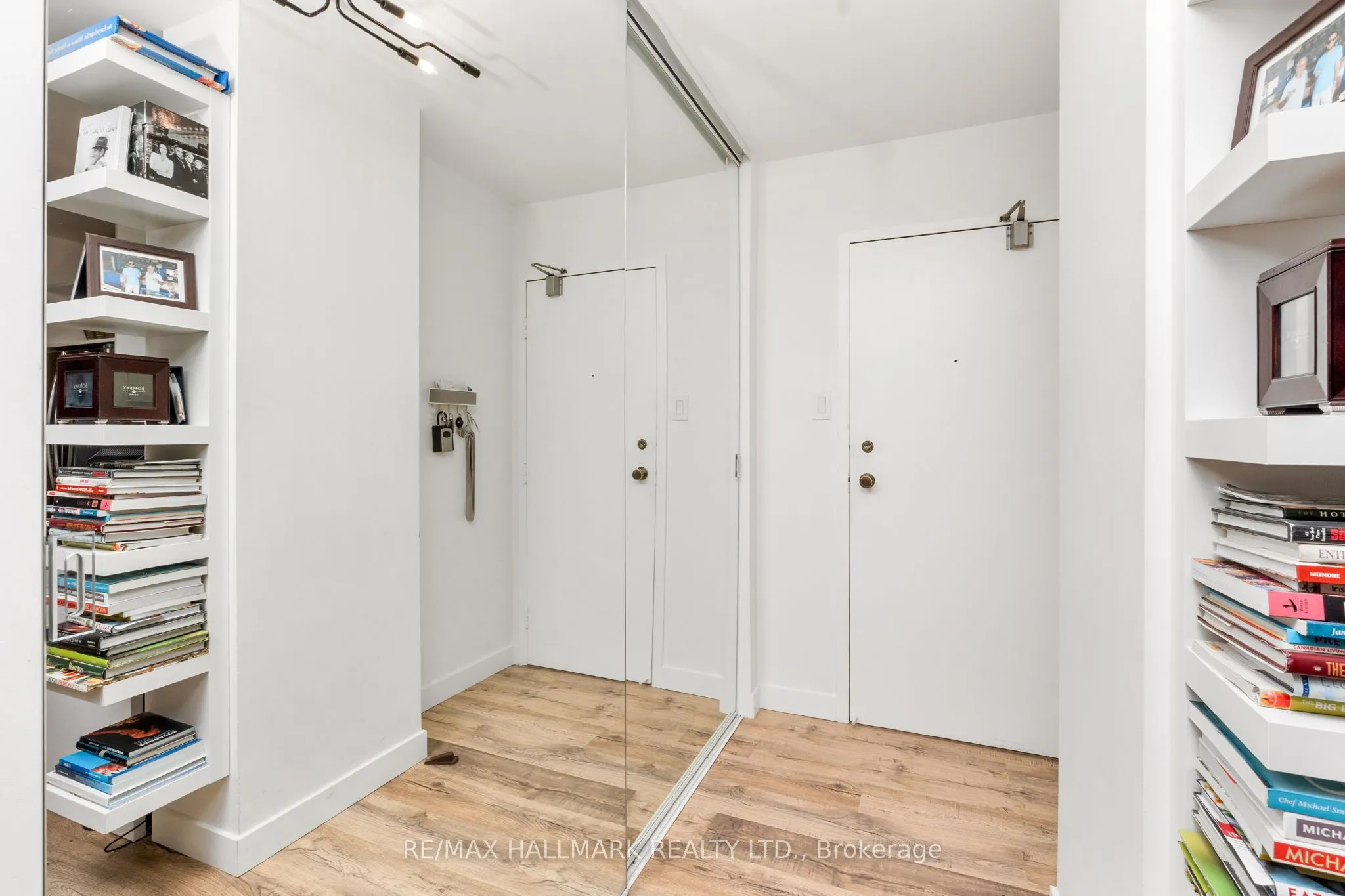 212 St George Street, #203