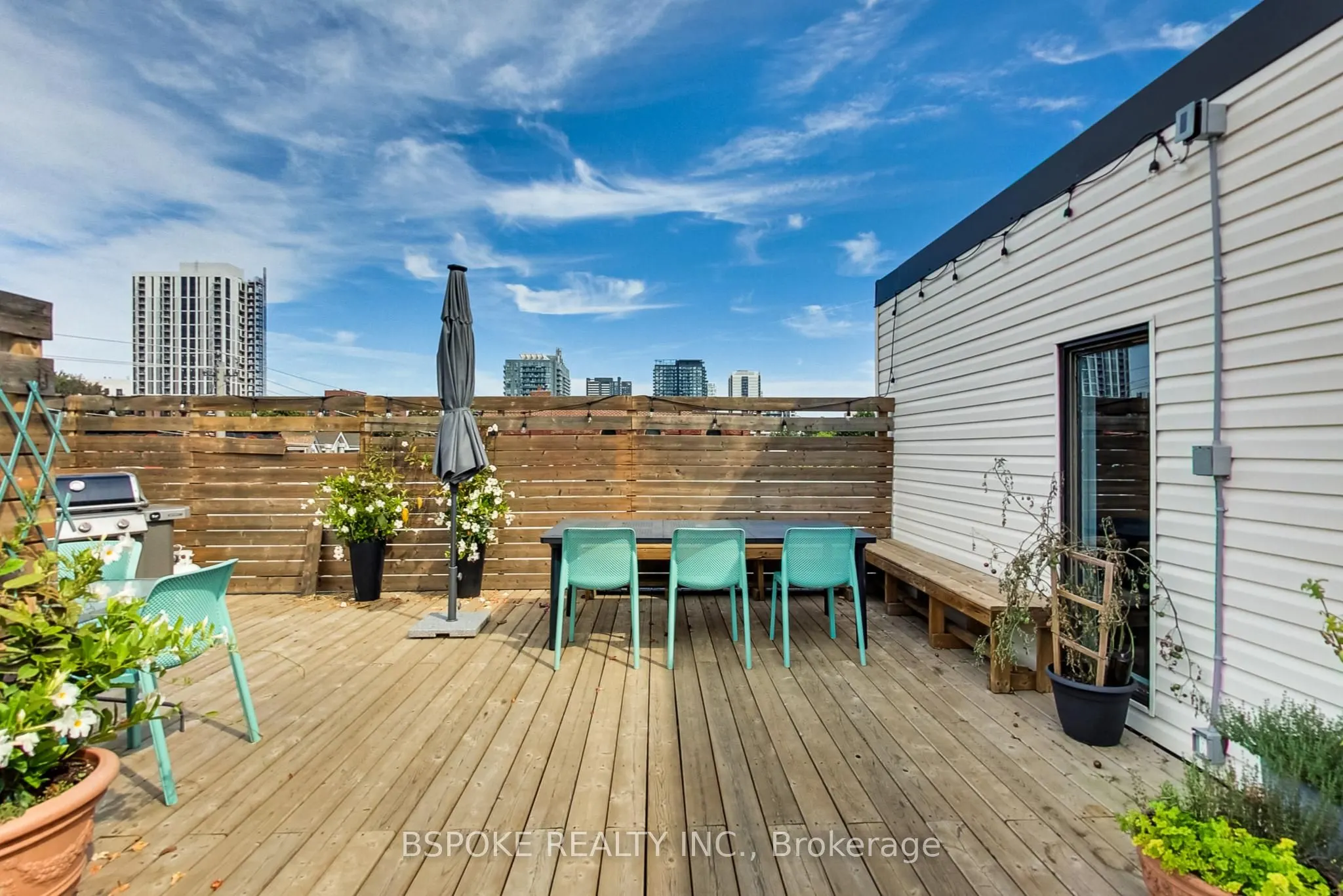 365 Dundas Street E, #115