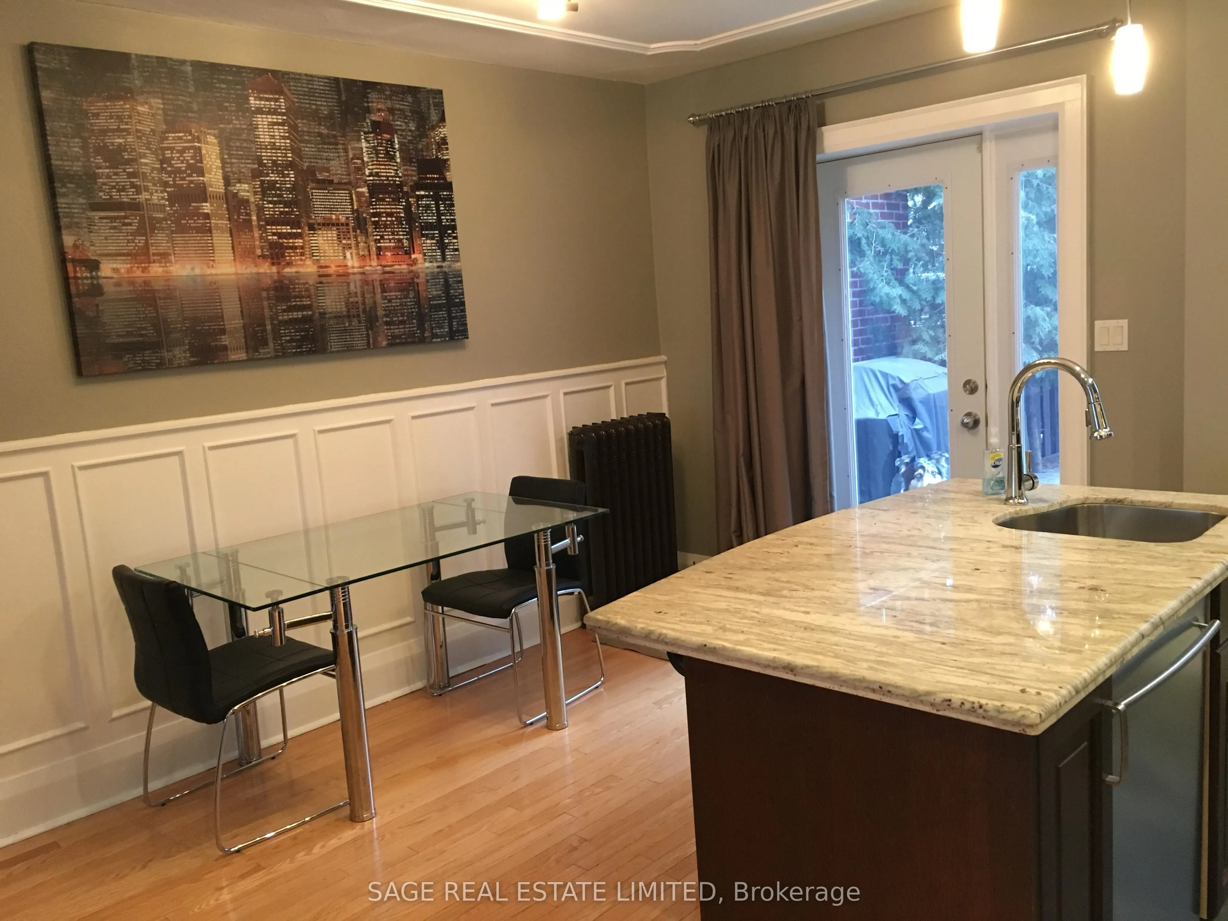 569 Soudan Avenue