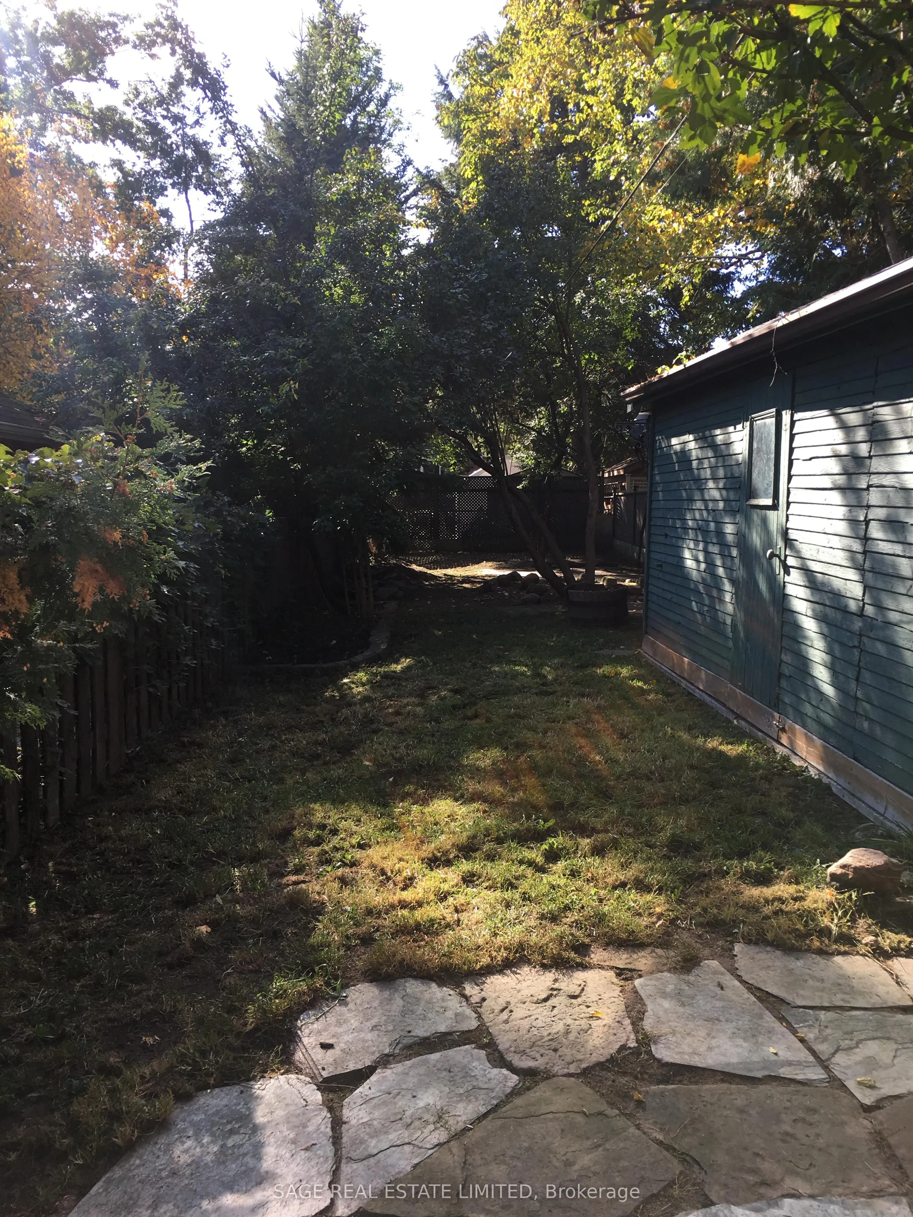 569 Soudan Avenue