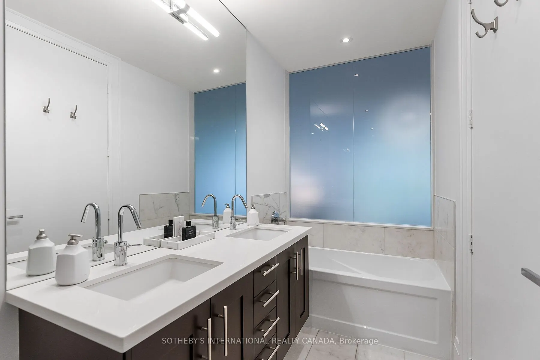 29 Queens Quay E, #Th 115
