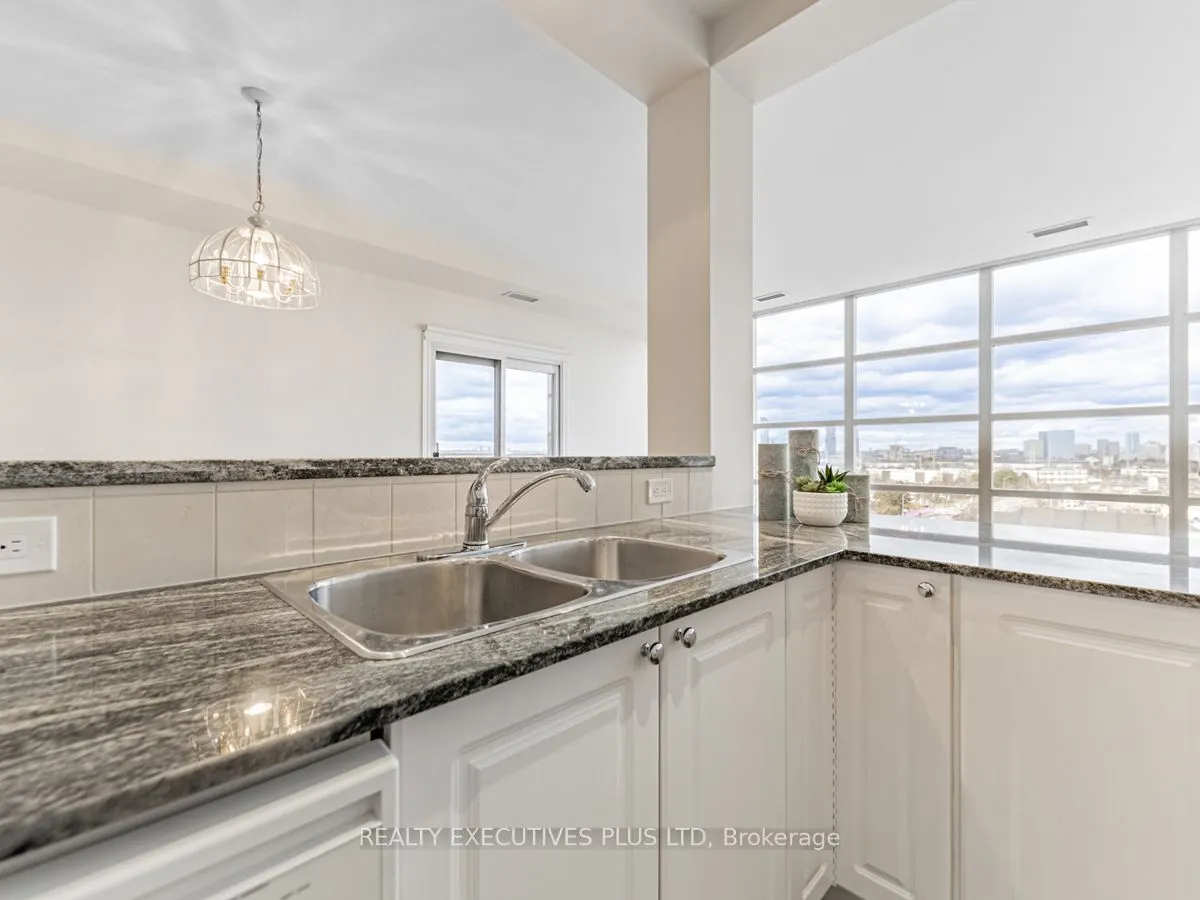 1 Leaside Park Drive, #709