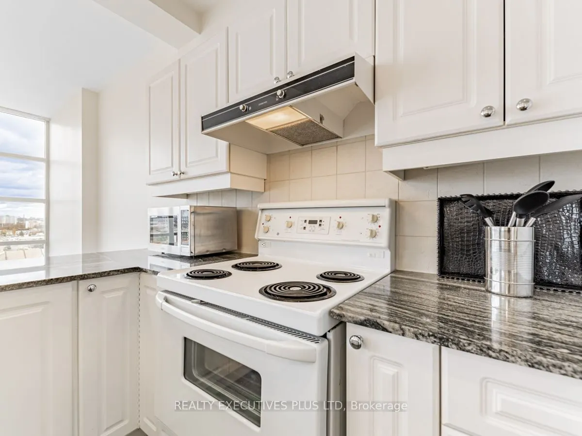 1 Leaside Park Drive, #709