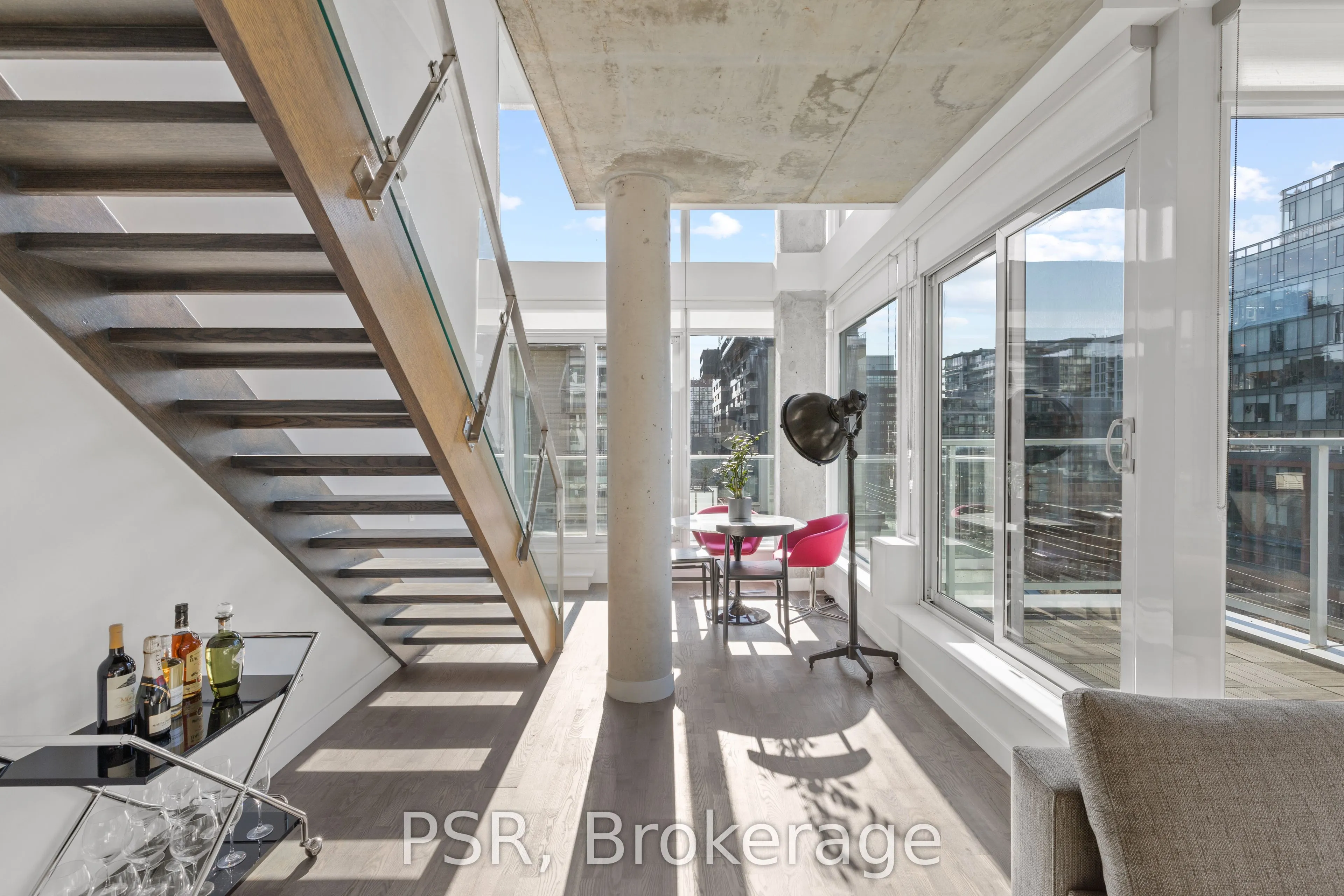 75 Portland Street, #909