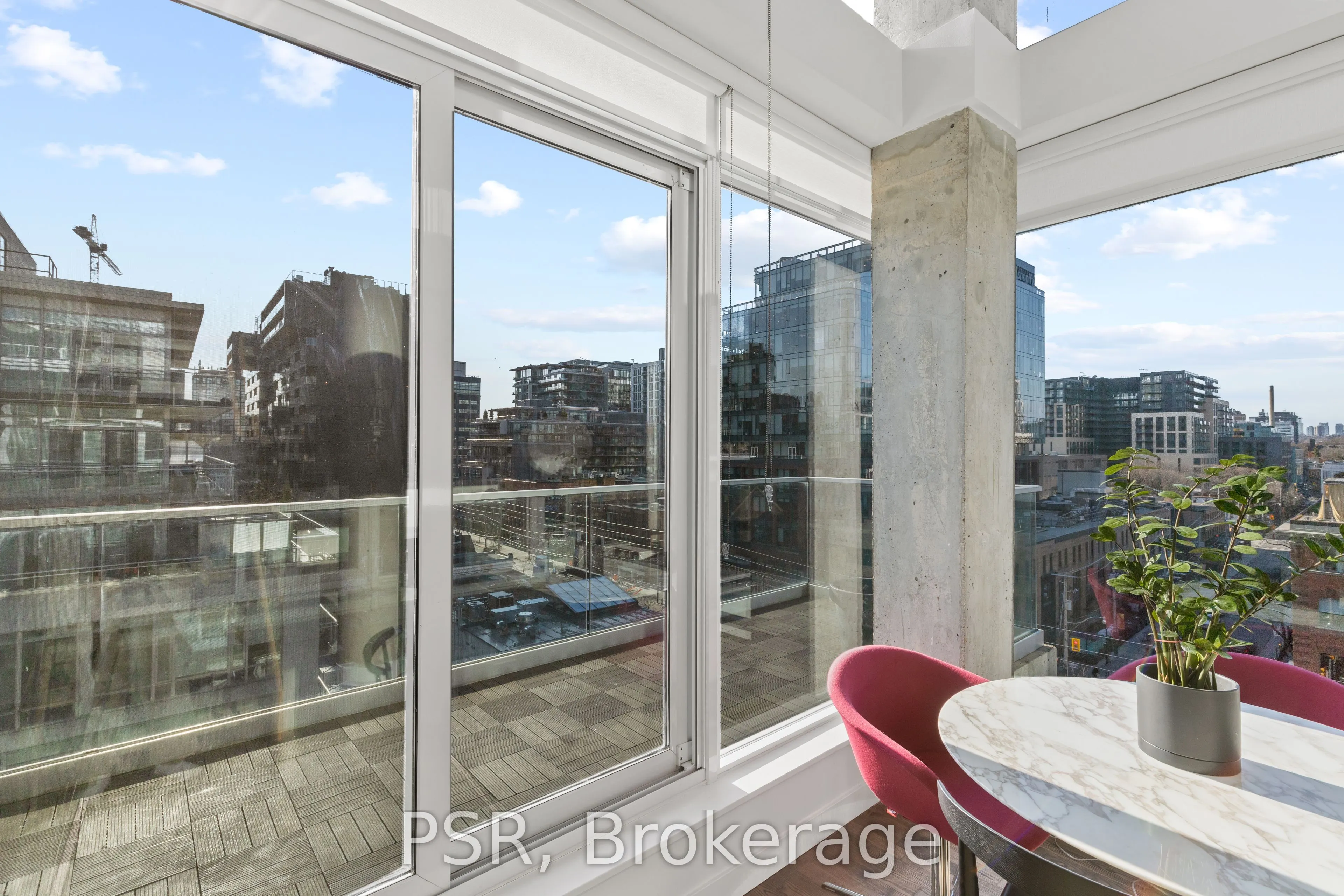 75 Portland Street, #909