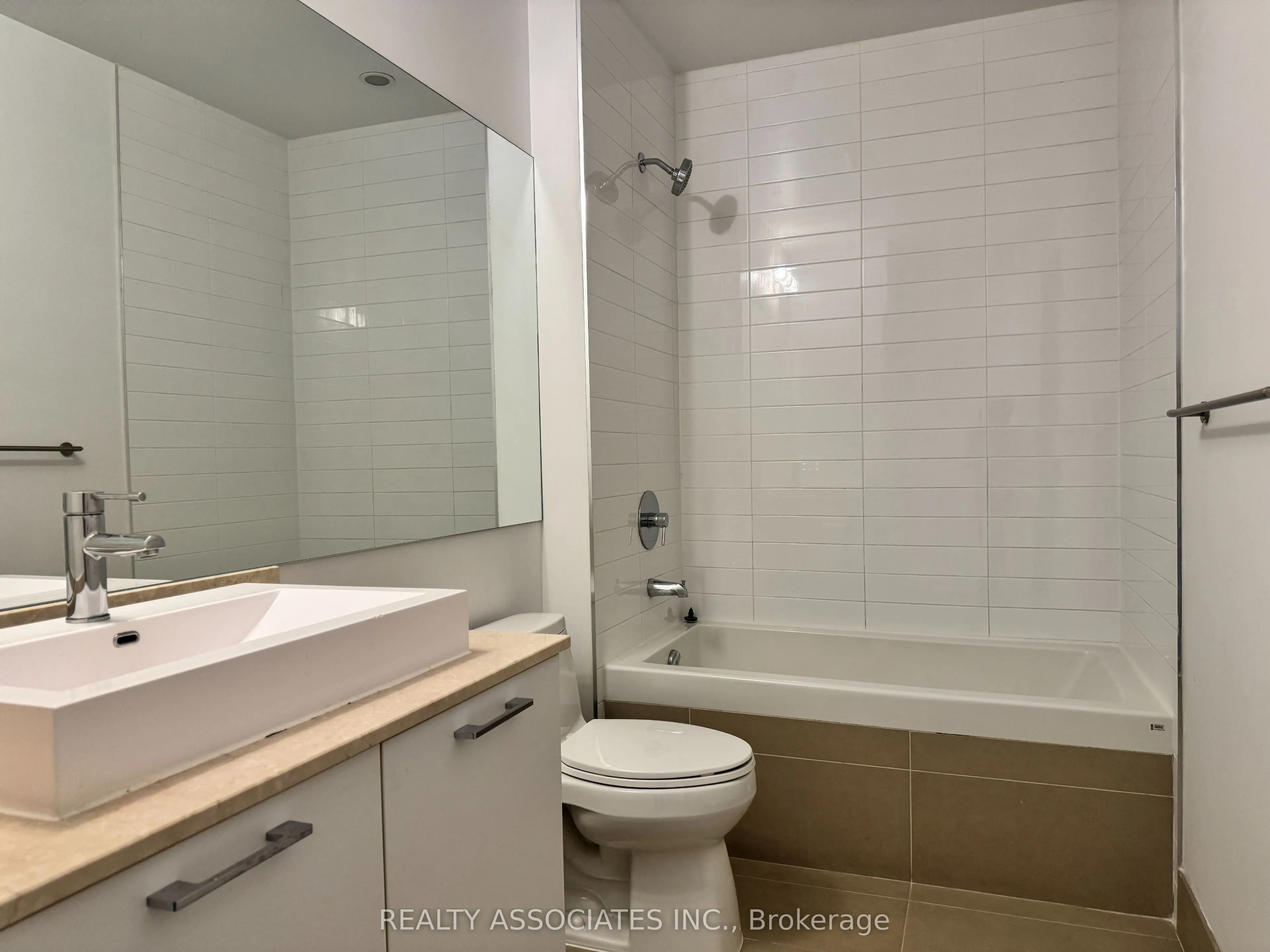 399 Adelaide Street W, #513