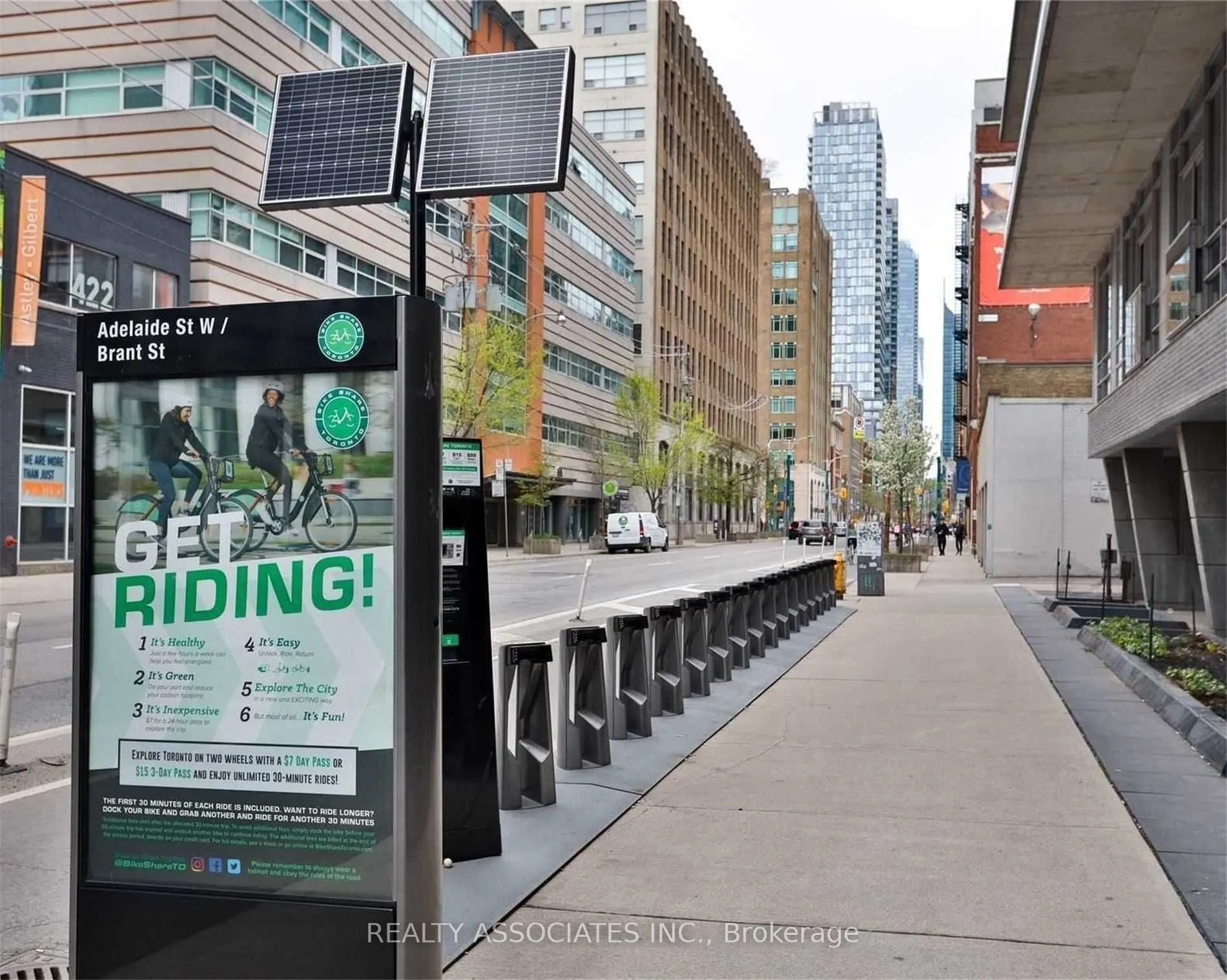399 Adelaide Street W, #513