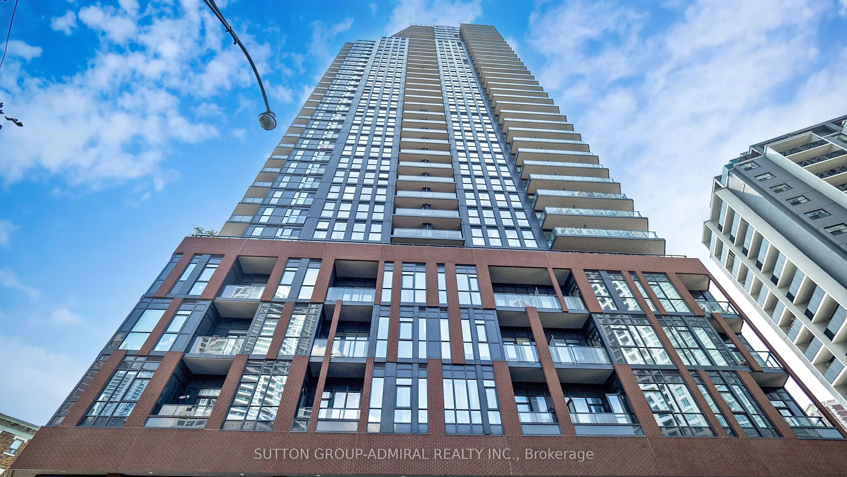 159 Wellesley Street E, #1601