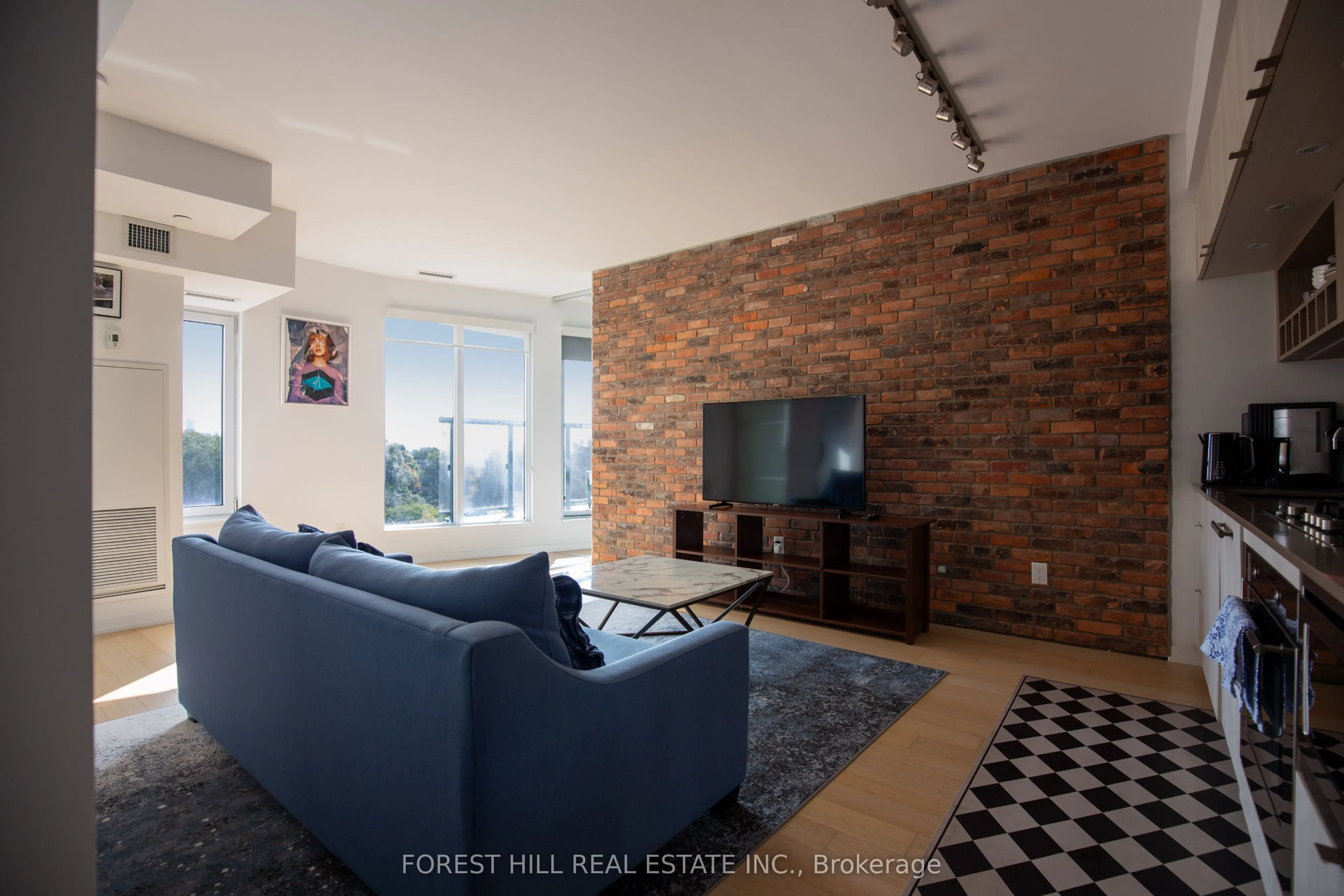 138 St. Helens Avenue, #713
