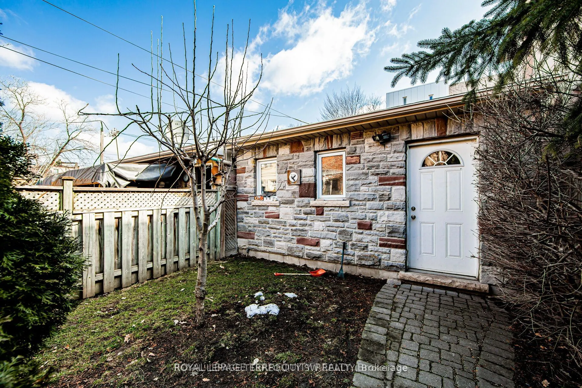 329 Lippincott Street