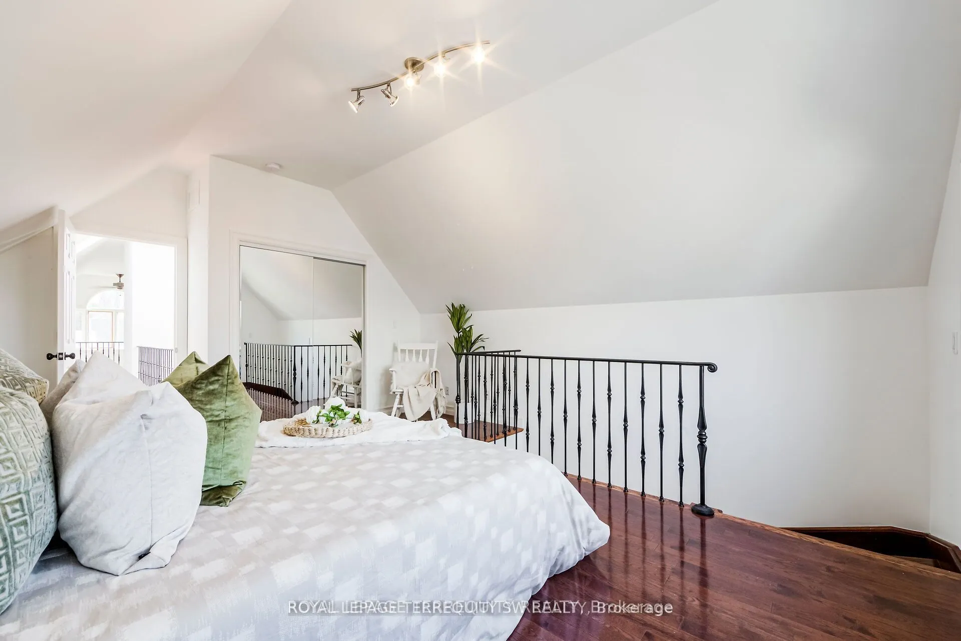 329 Lippincott Street