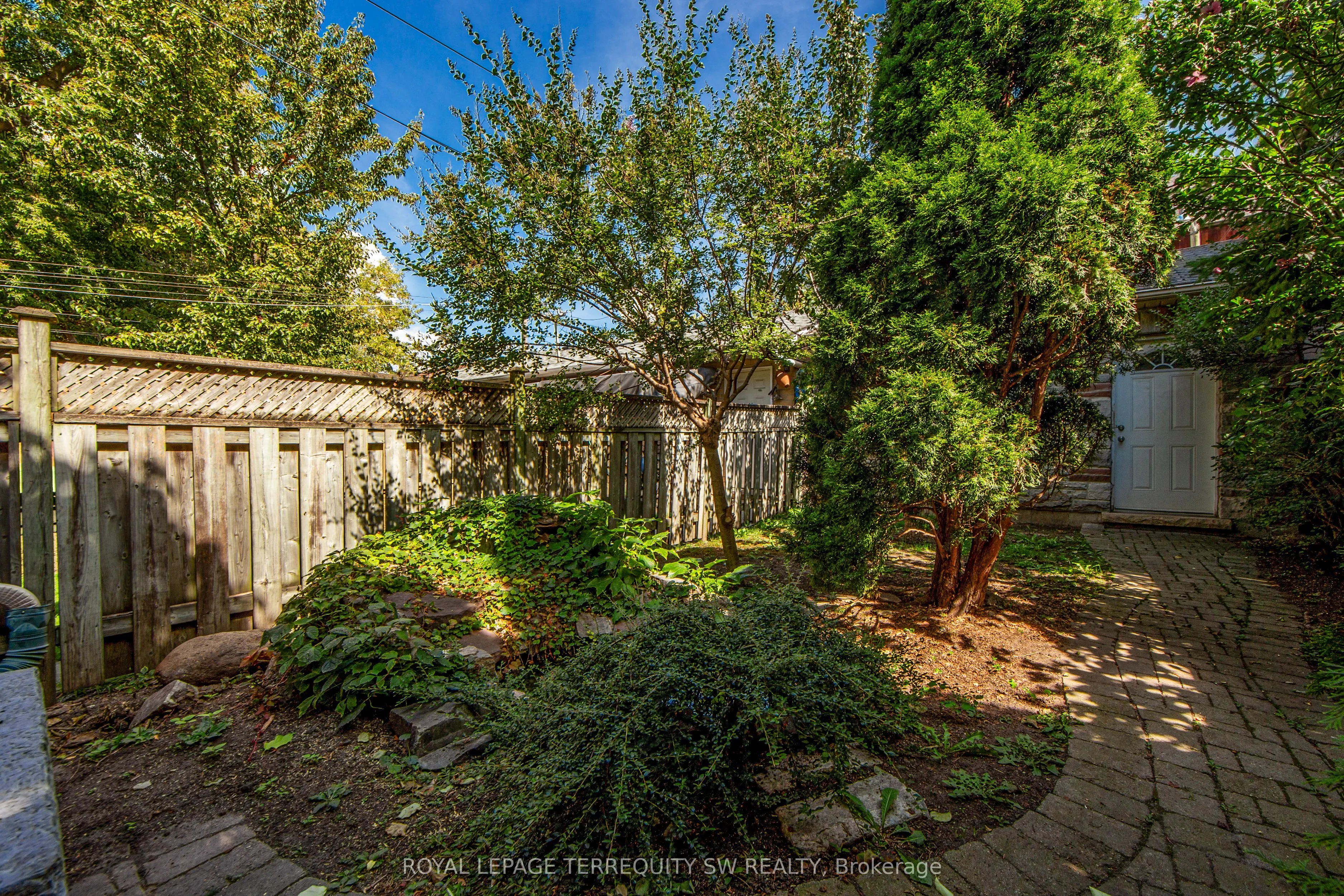 329 Lippincott Street