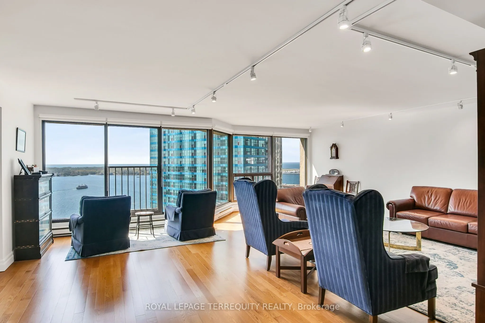55 Harbour Square, #2311