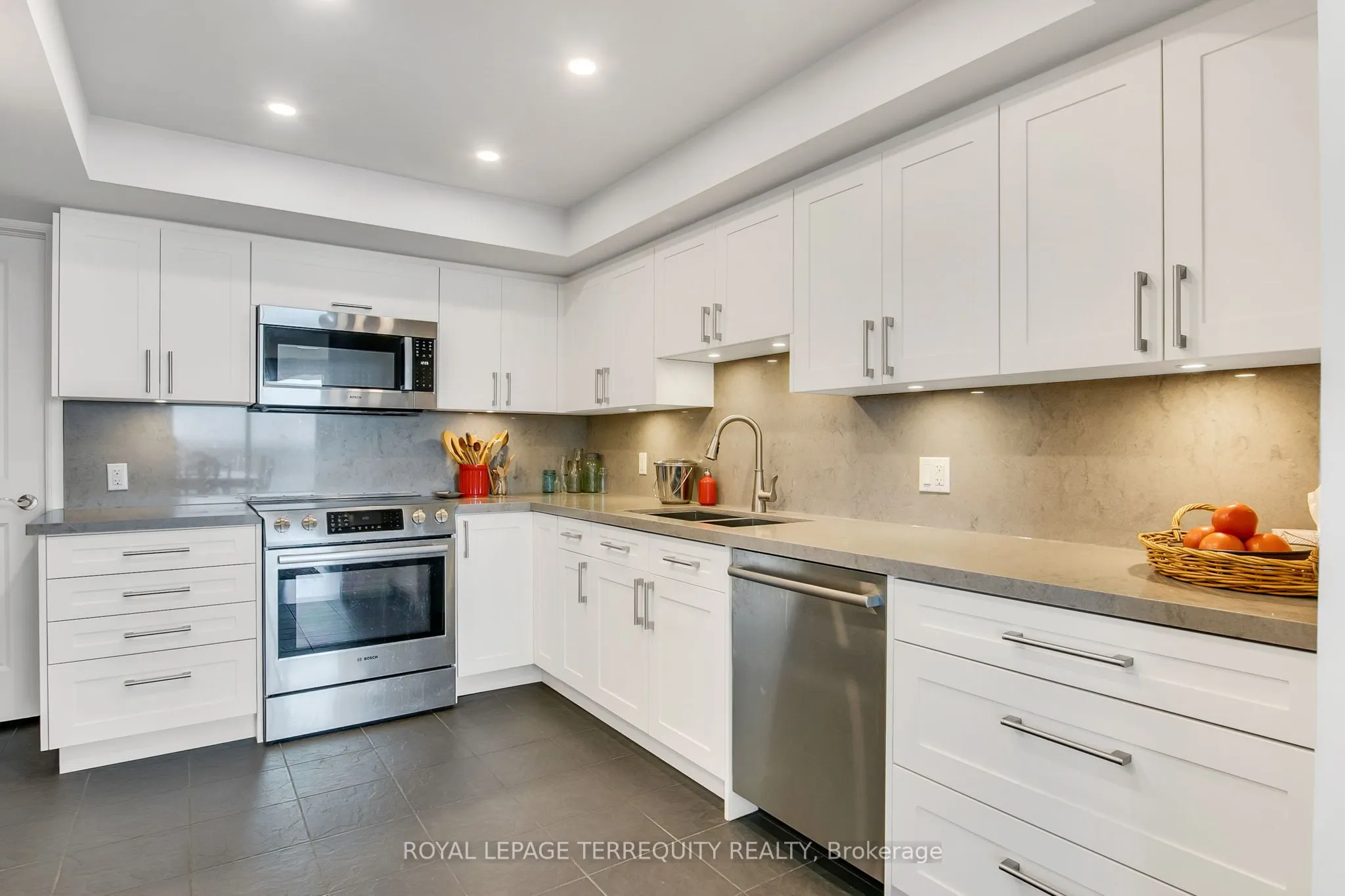 55 Harbour Square, #2311