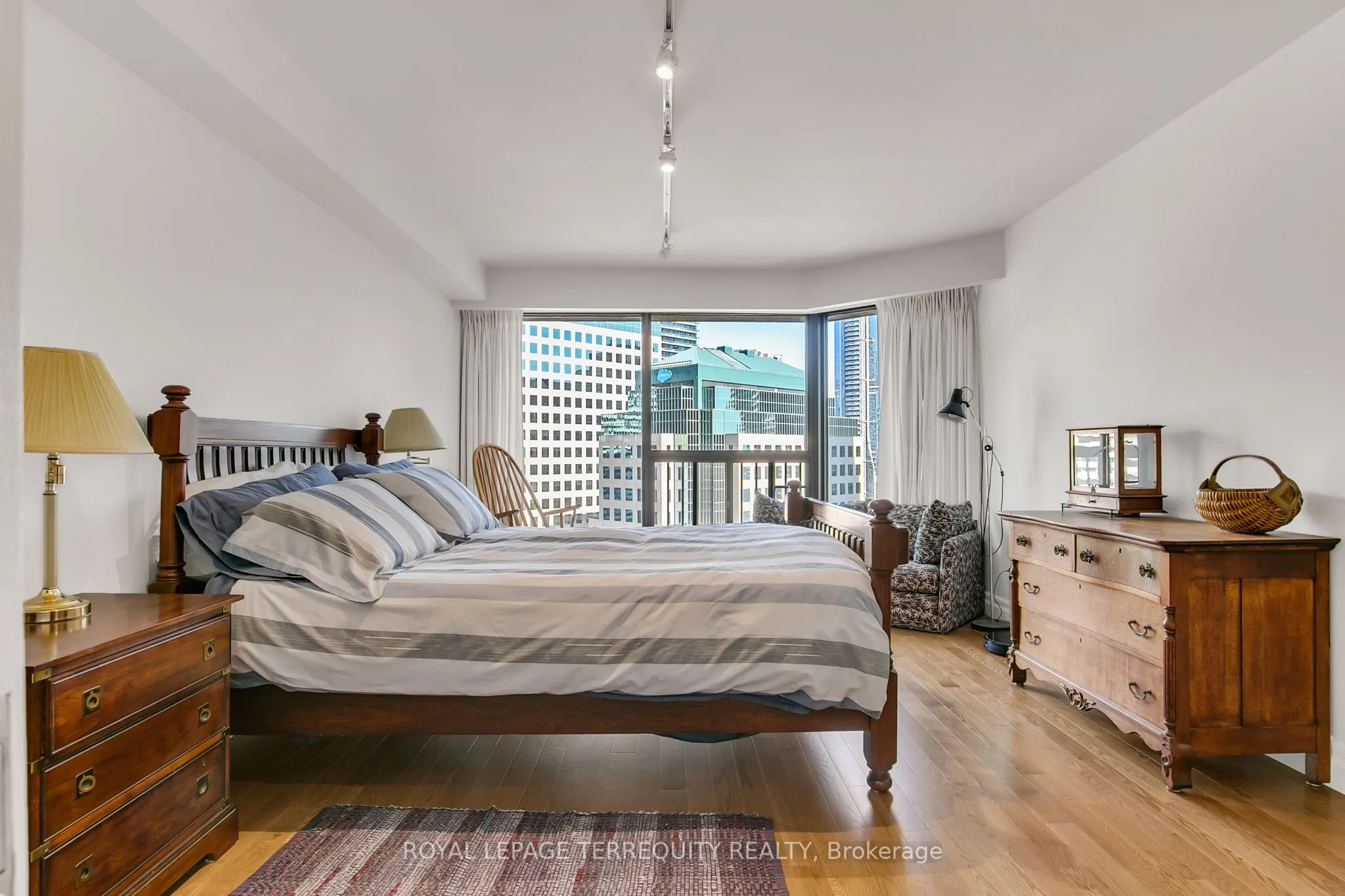 55 Harbour Square, #2311