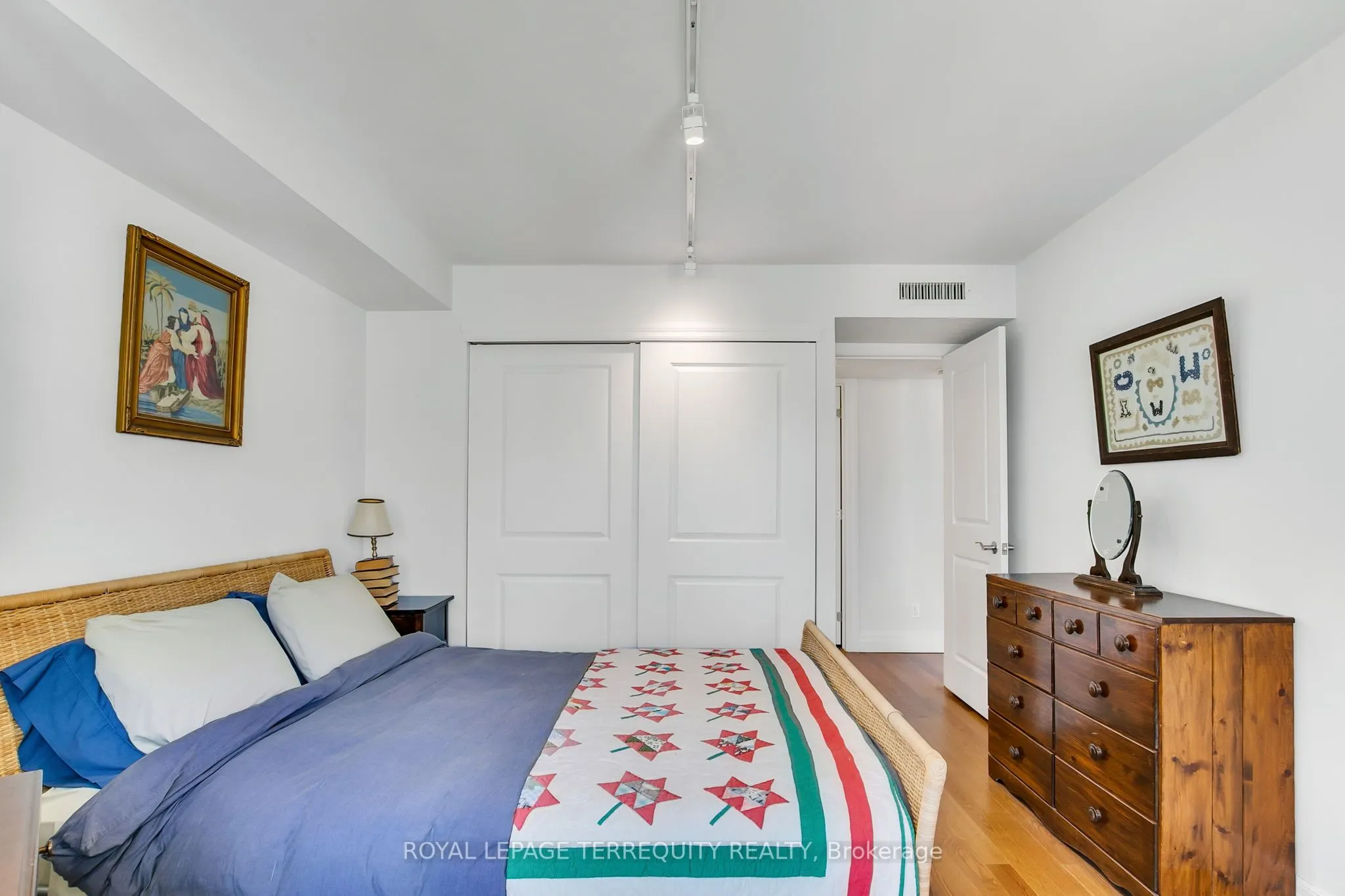 55 Harbour Square, #2311
