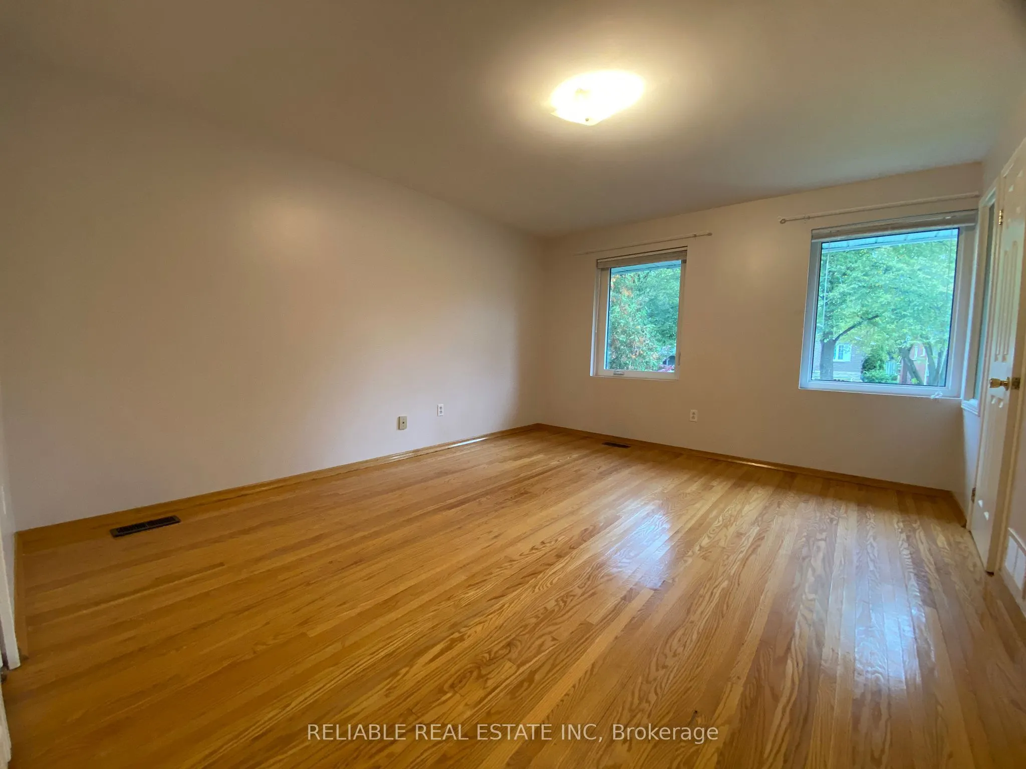 55 Silkwood Crescent