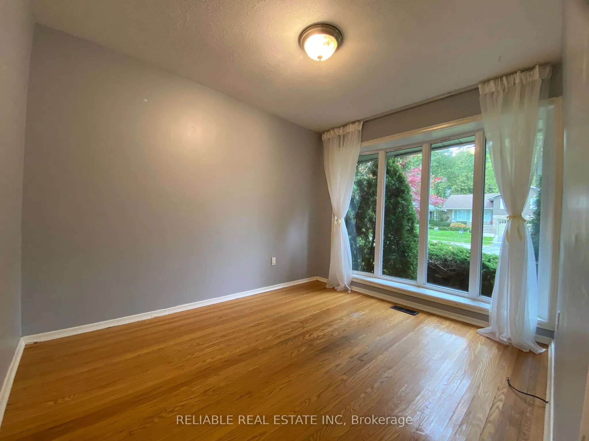 55 Silkwood Crescent