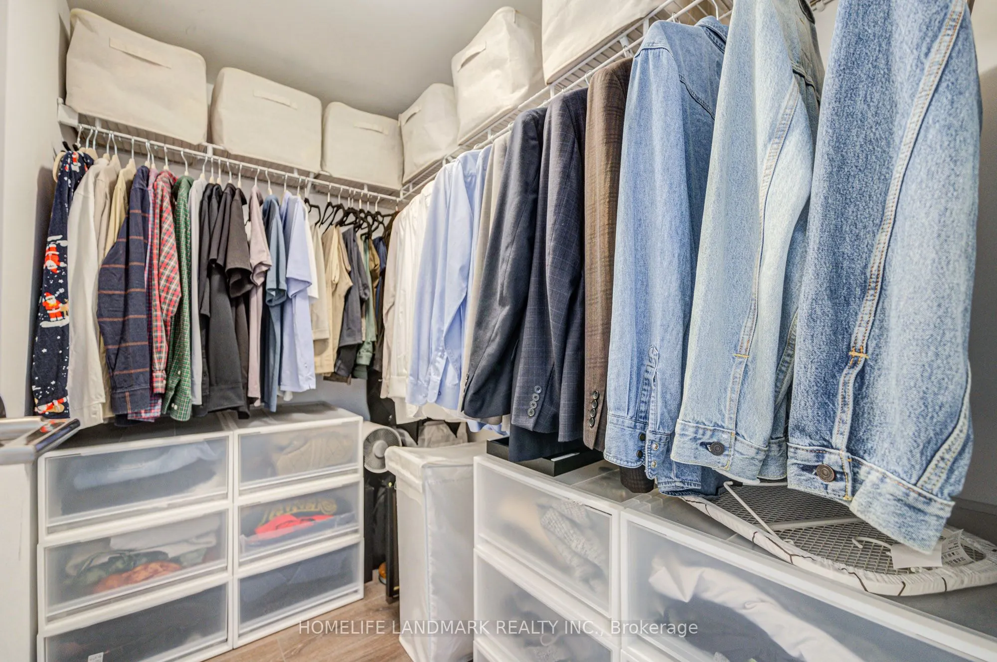 219 Dundas Street E, #609