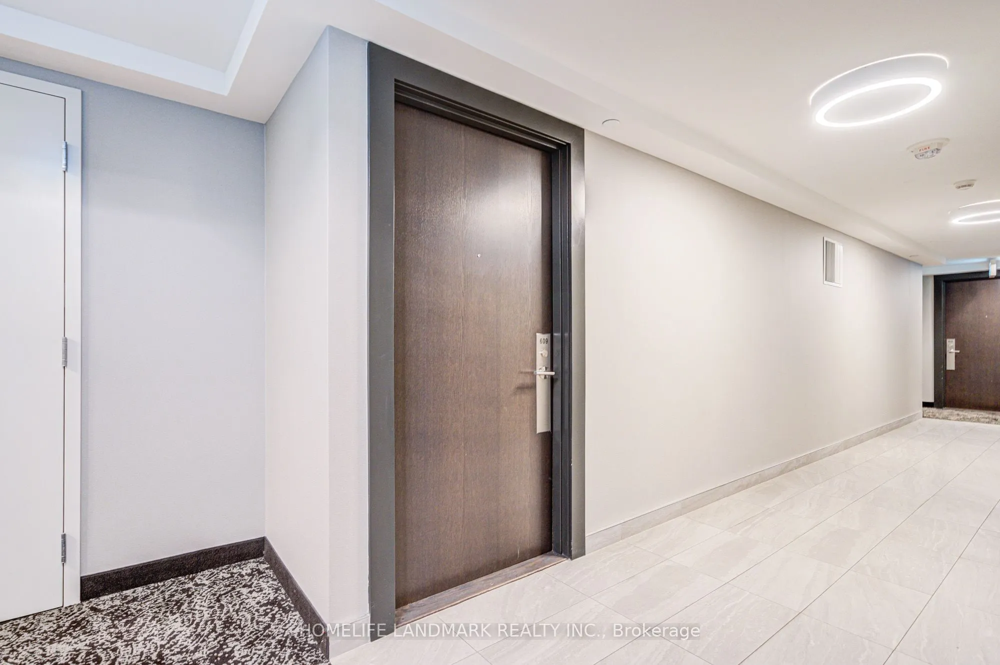 219 Dundas Street E, #609