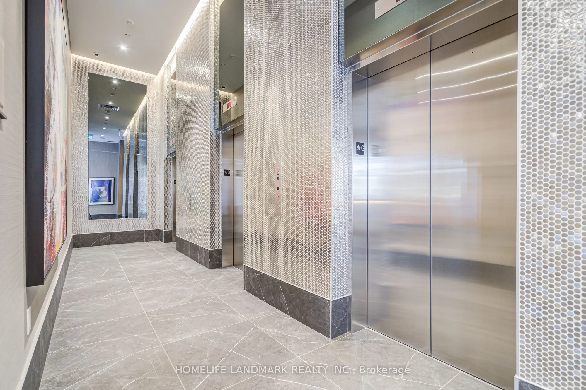 219 Dundas Street E, #609