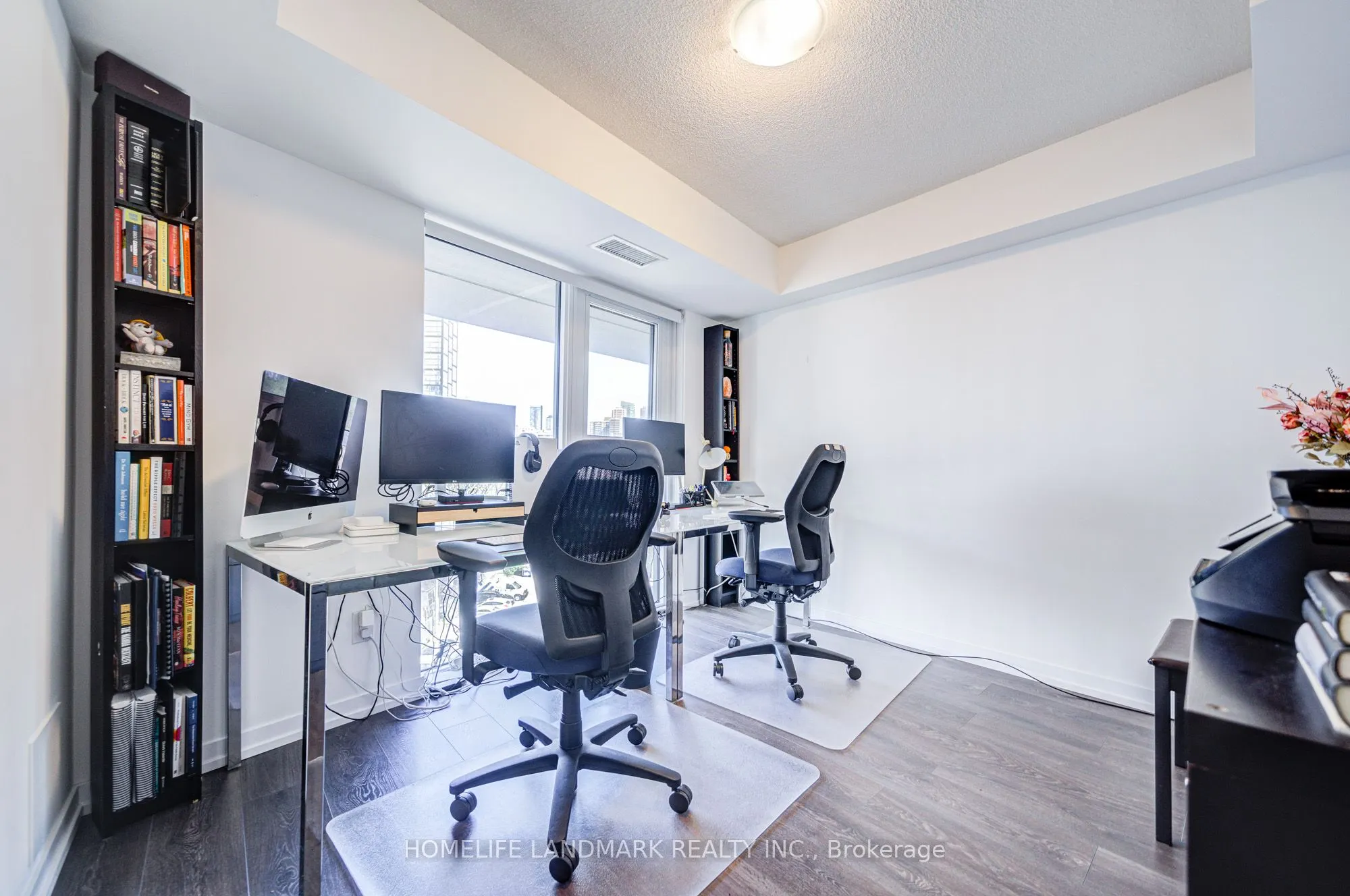 219 Dundas Street E, #609