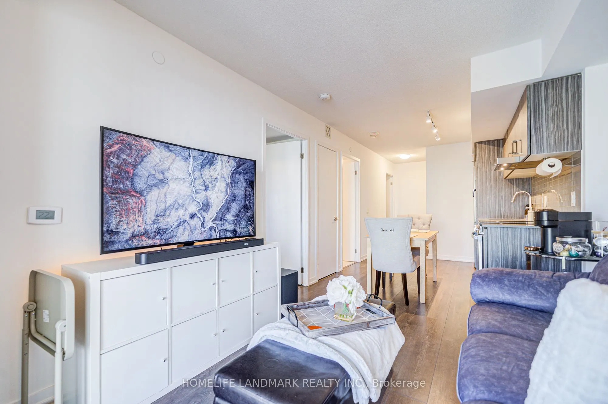 219 Dundas Street E, #609