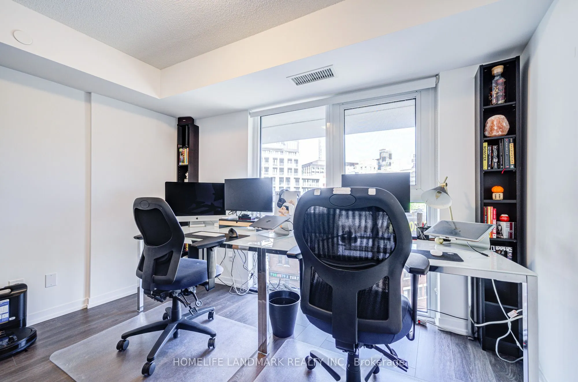 219 Dundas Street E, #609