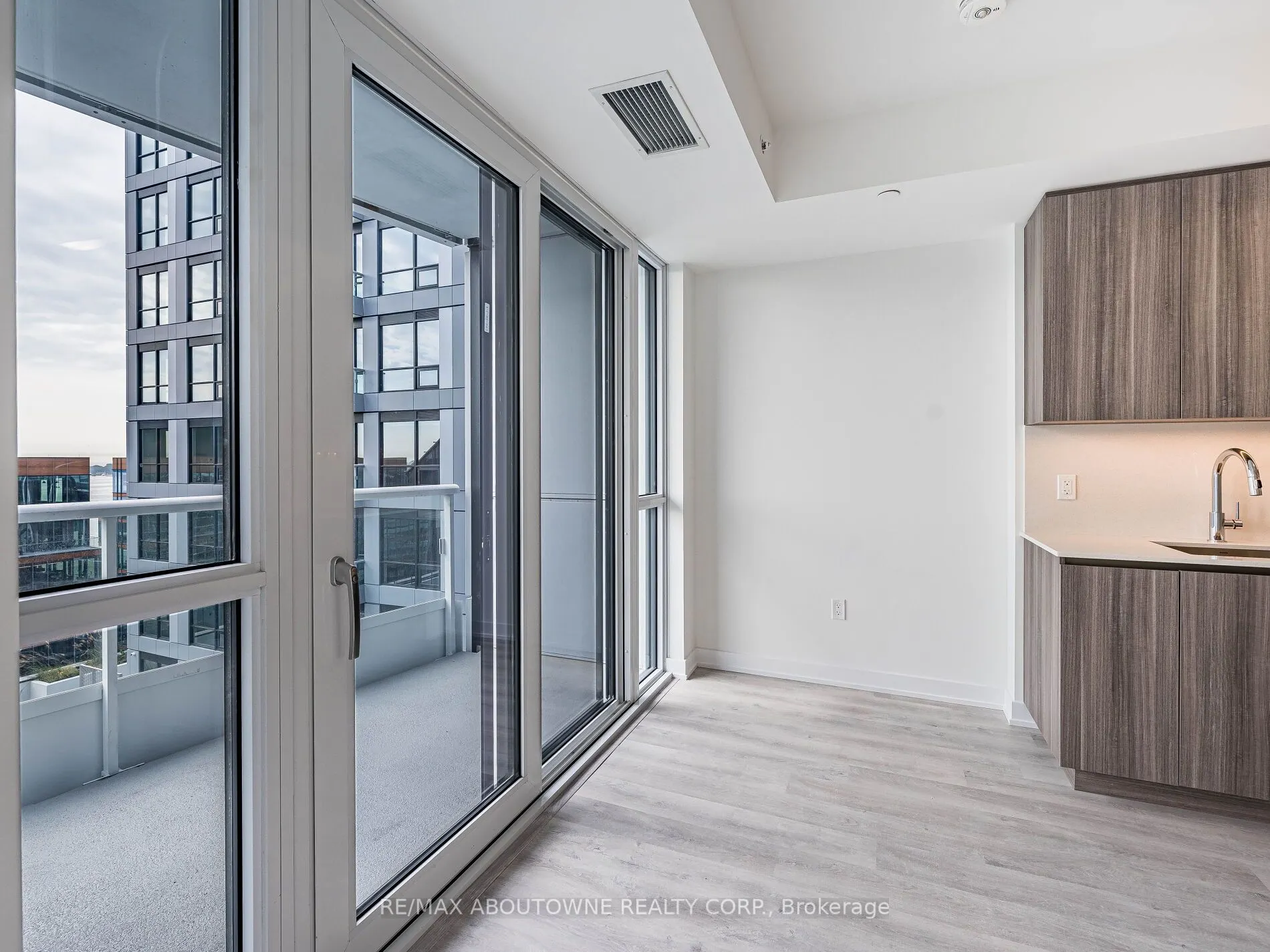 15 Richardson Street, #1507