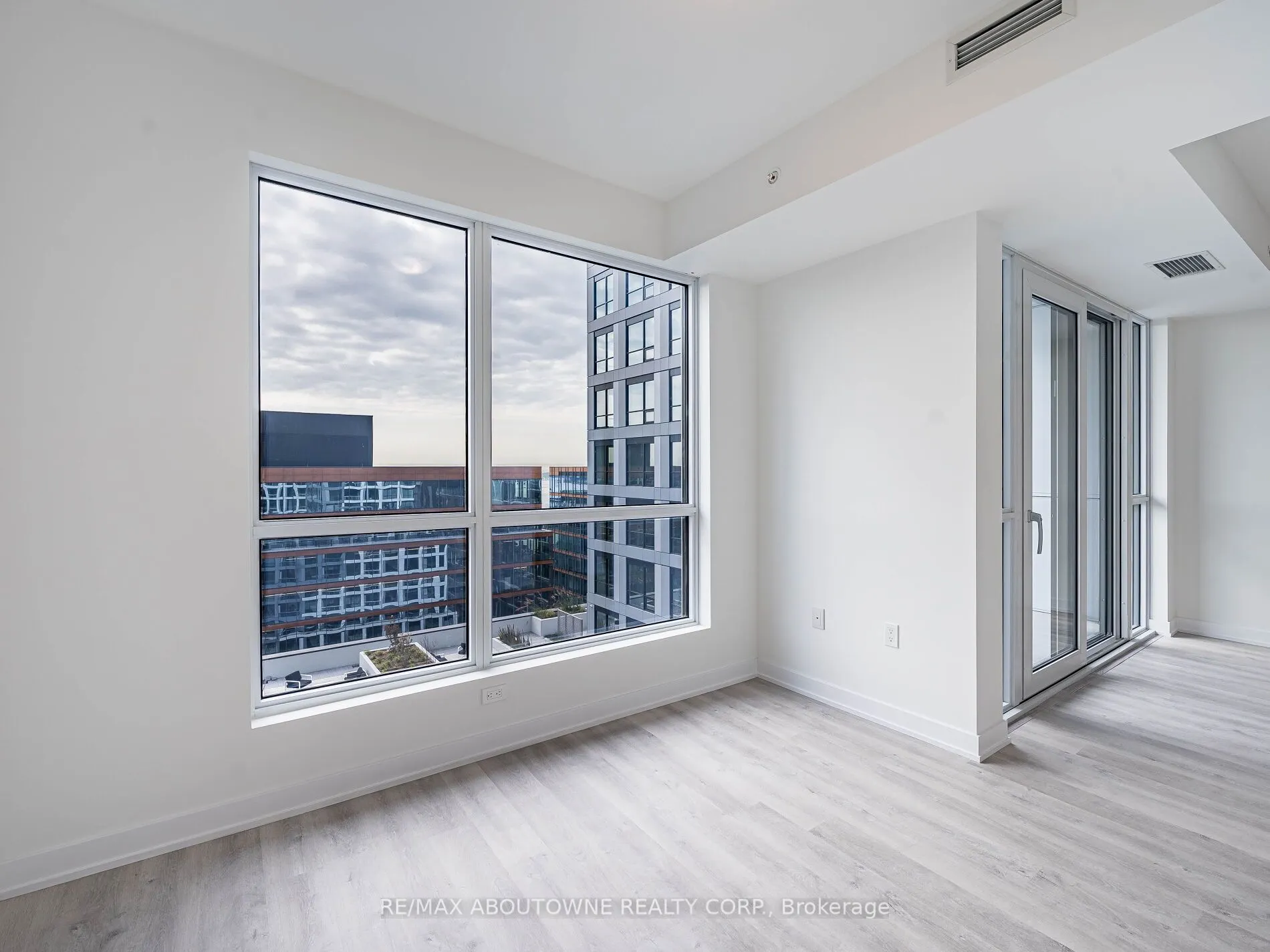 15 Richardson Street, #1507