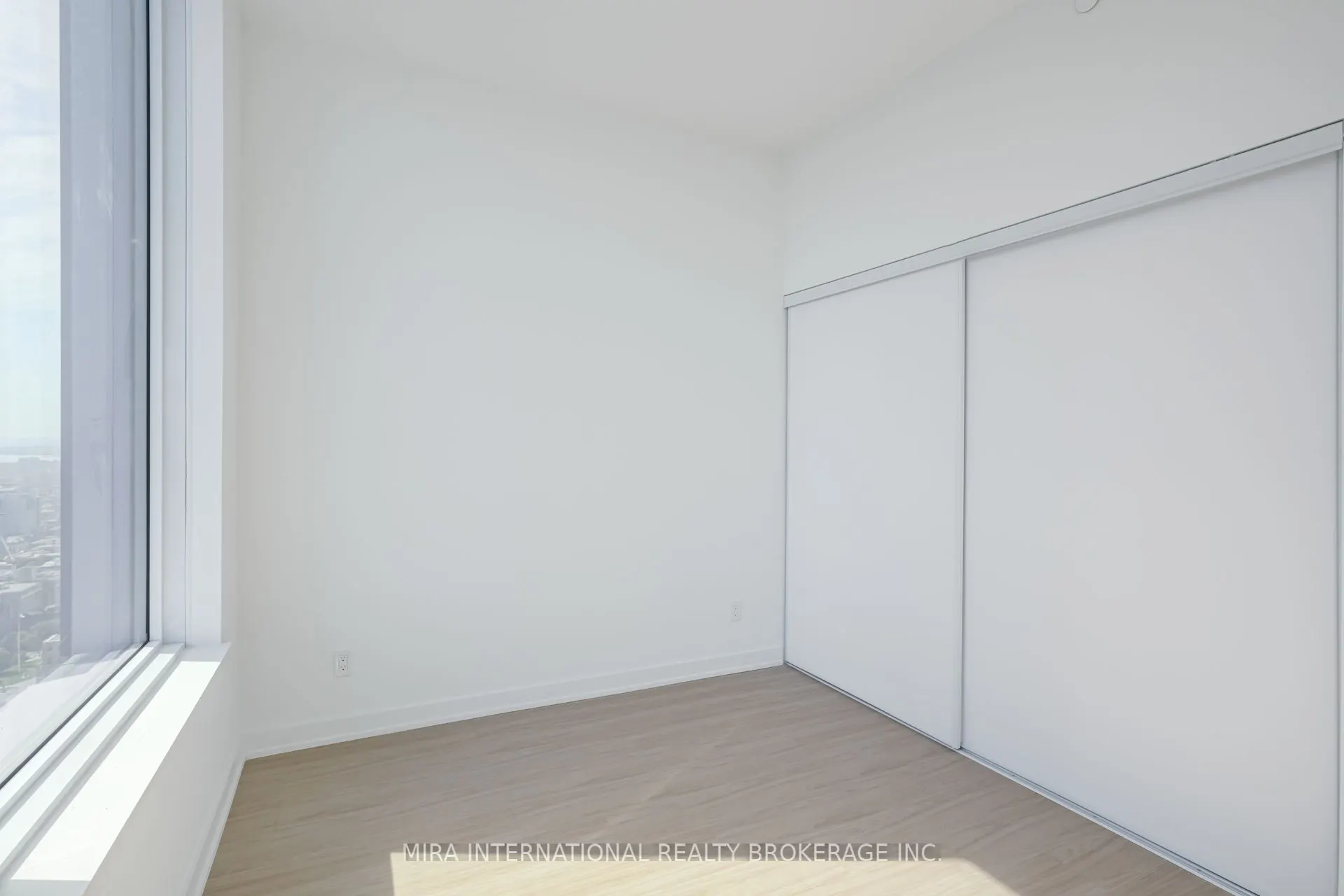 8 Wellesley Street, #PH06