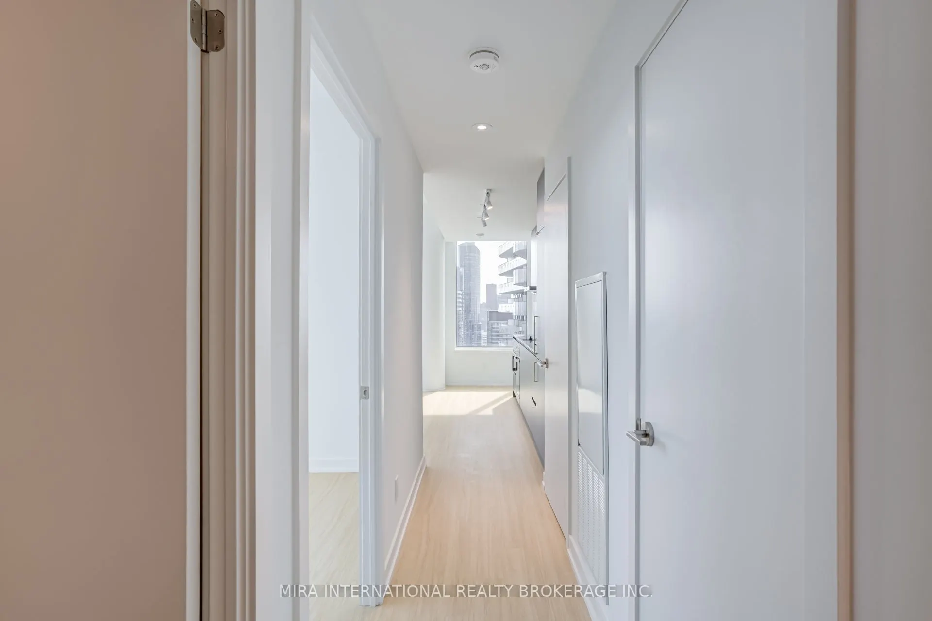 8 Wellesley Street, #PH06