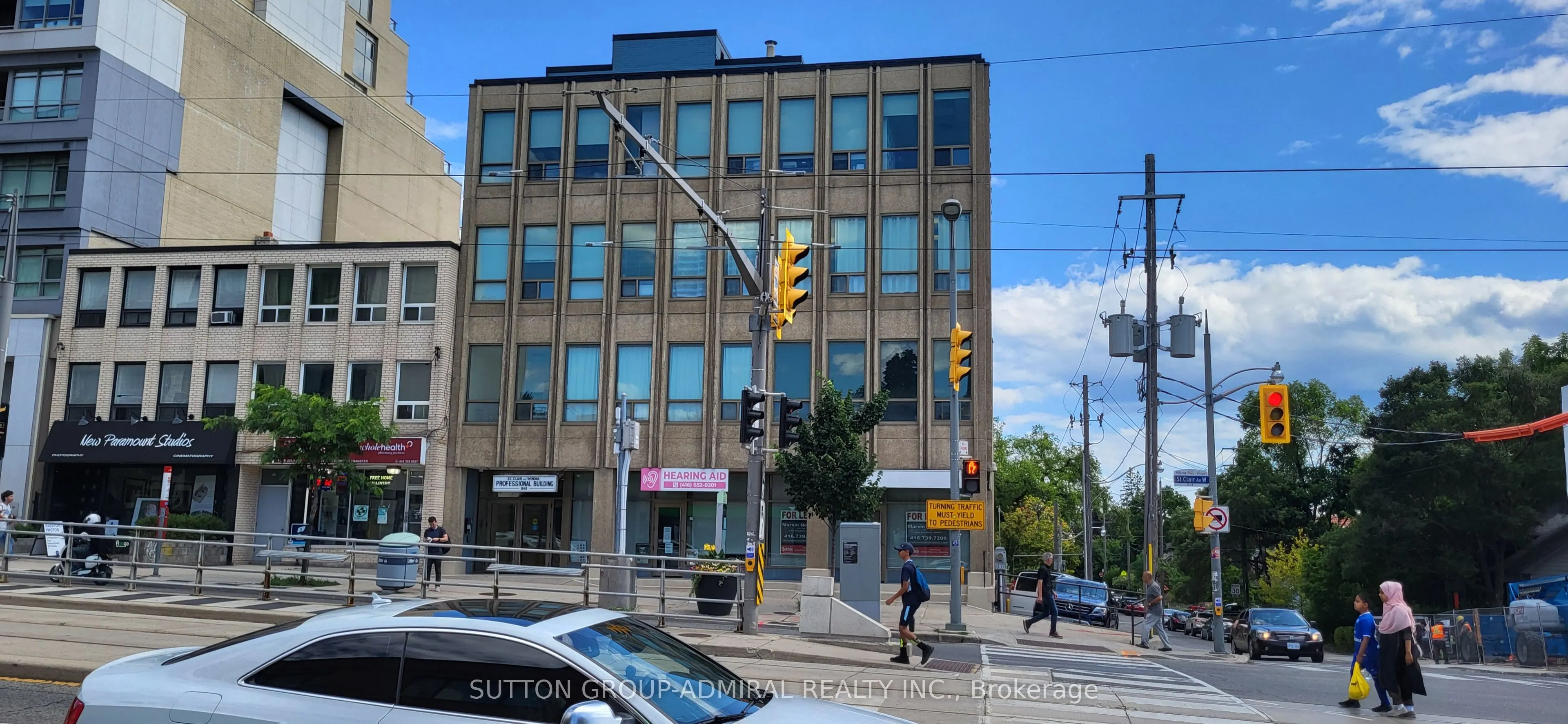 845 St Clair Avenue W