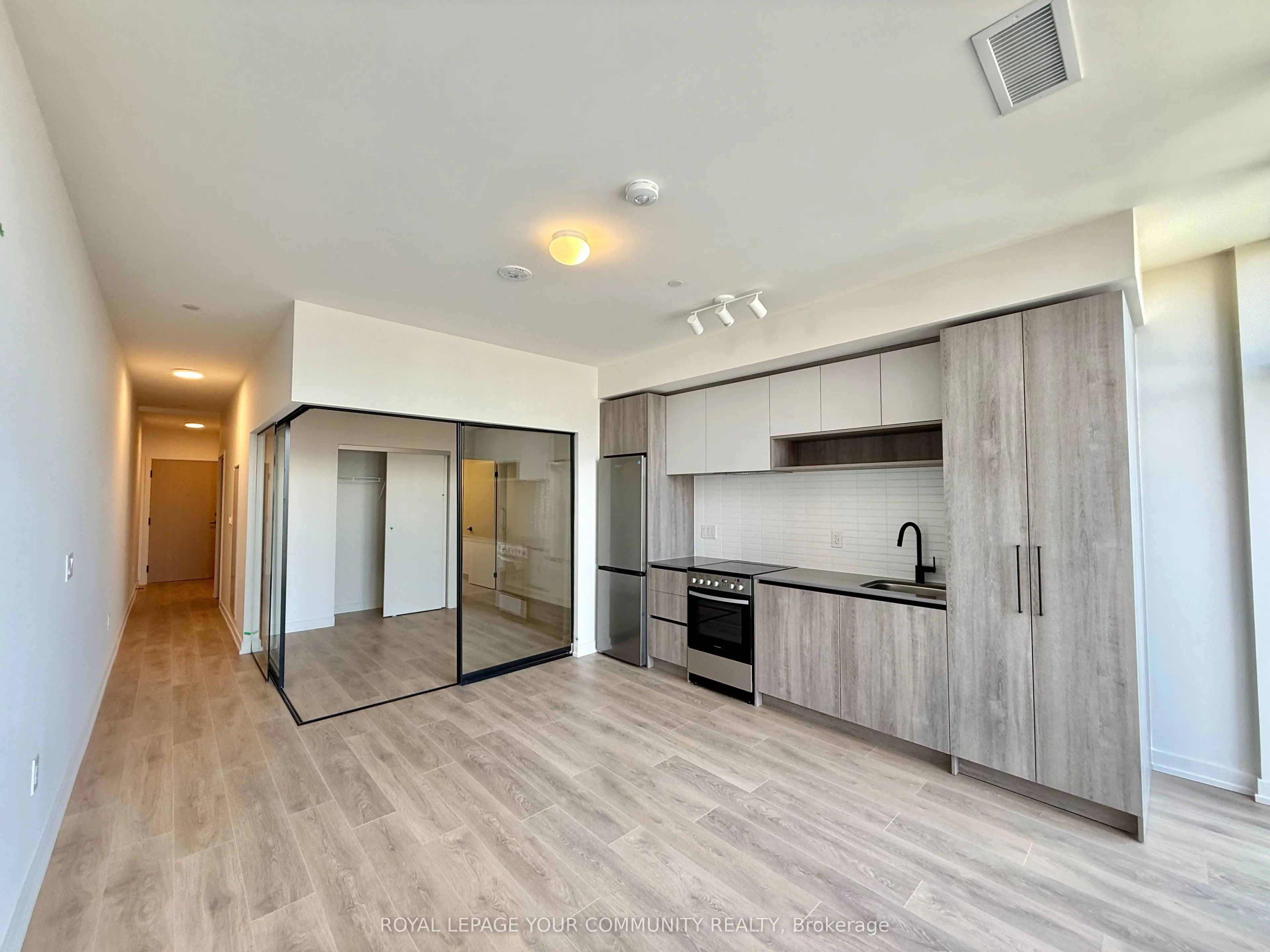 181 Sterling Road, #UPH 06