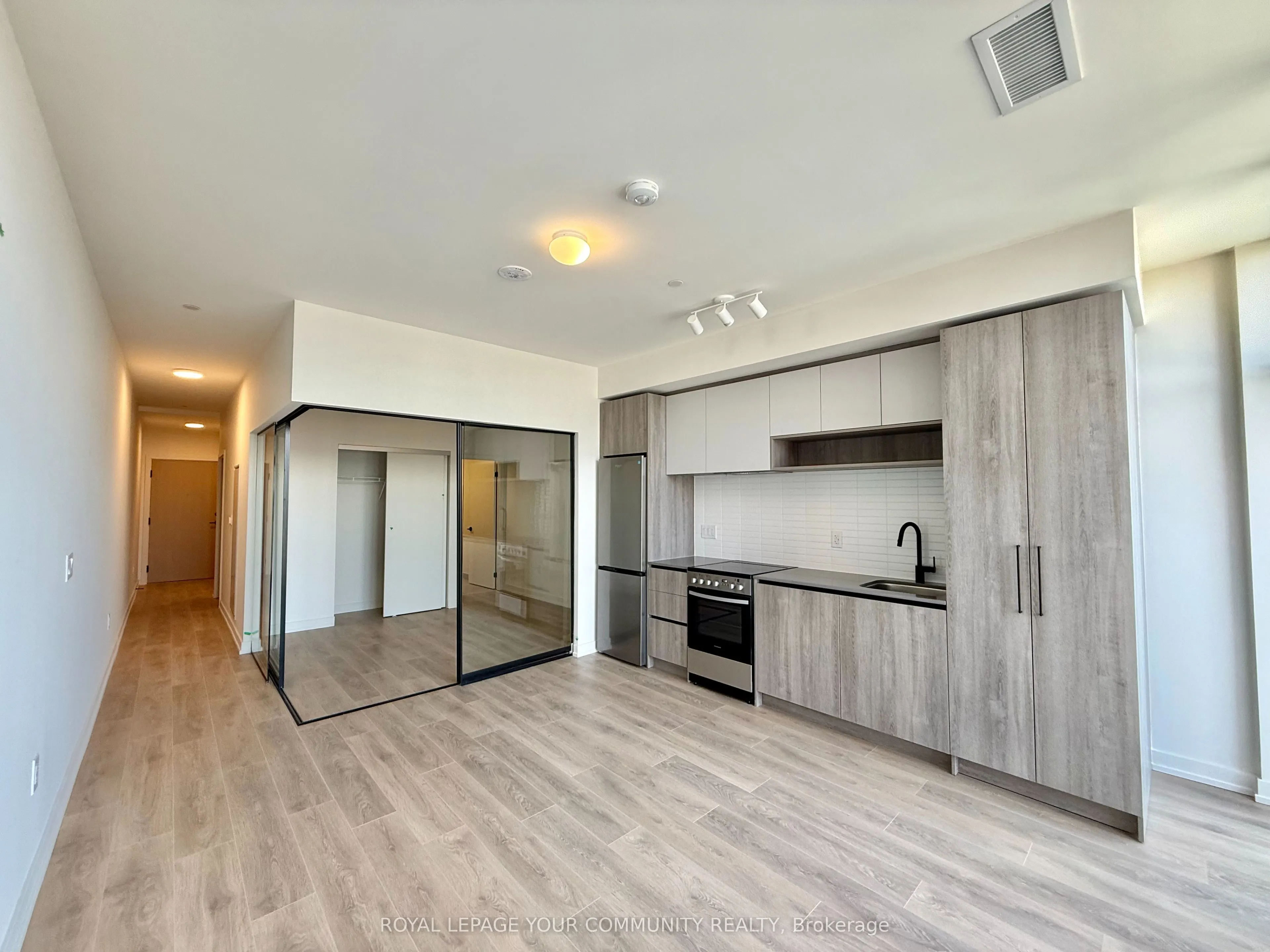 181 Sterling Road, #UPH 07