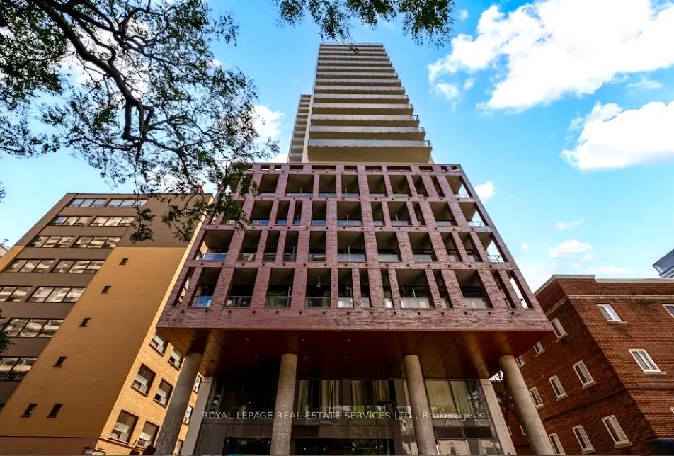 81 Wellesley Street E, #203