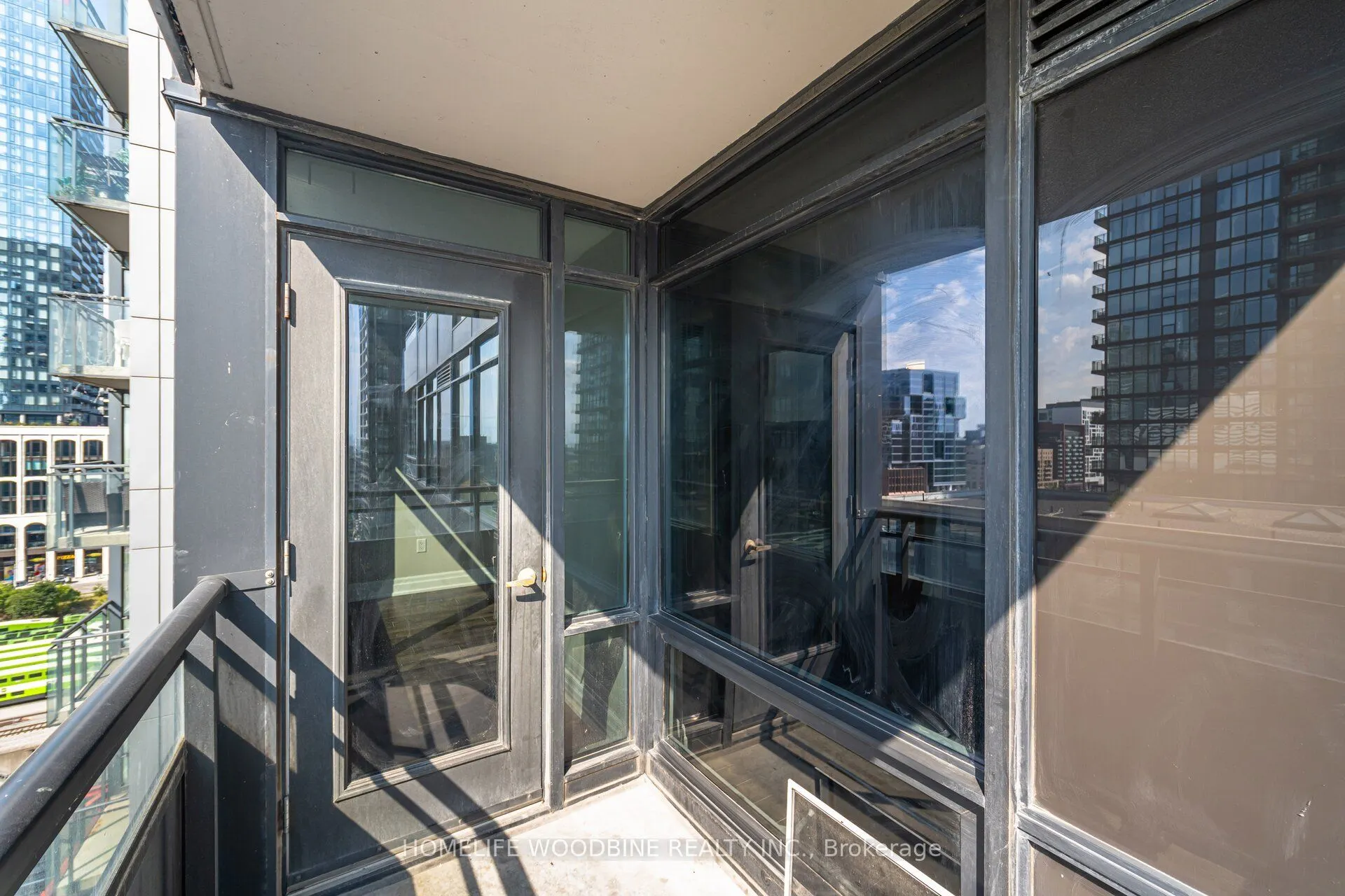 25 Telegram Mews, #1110