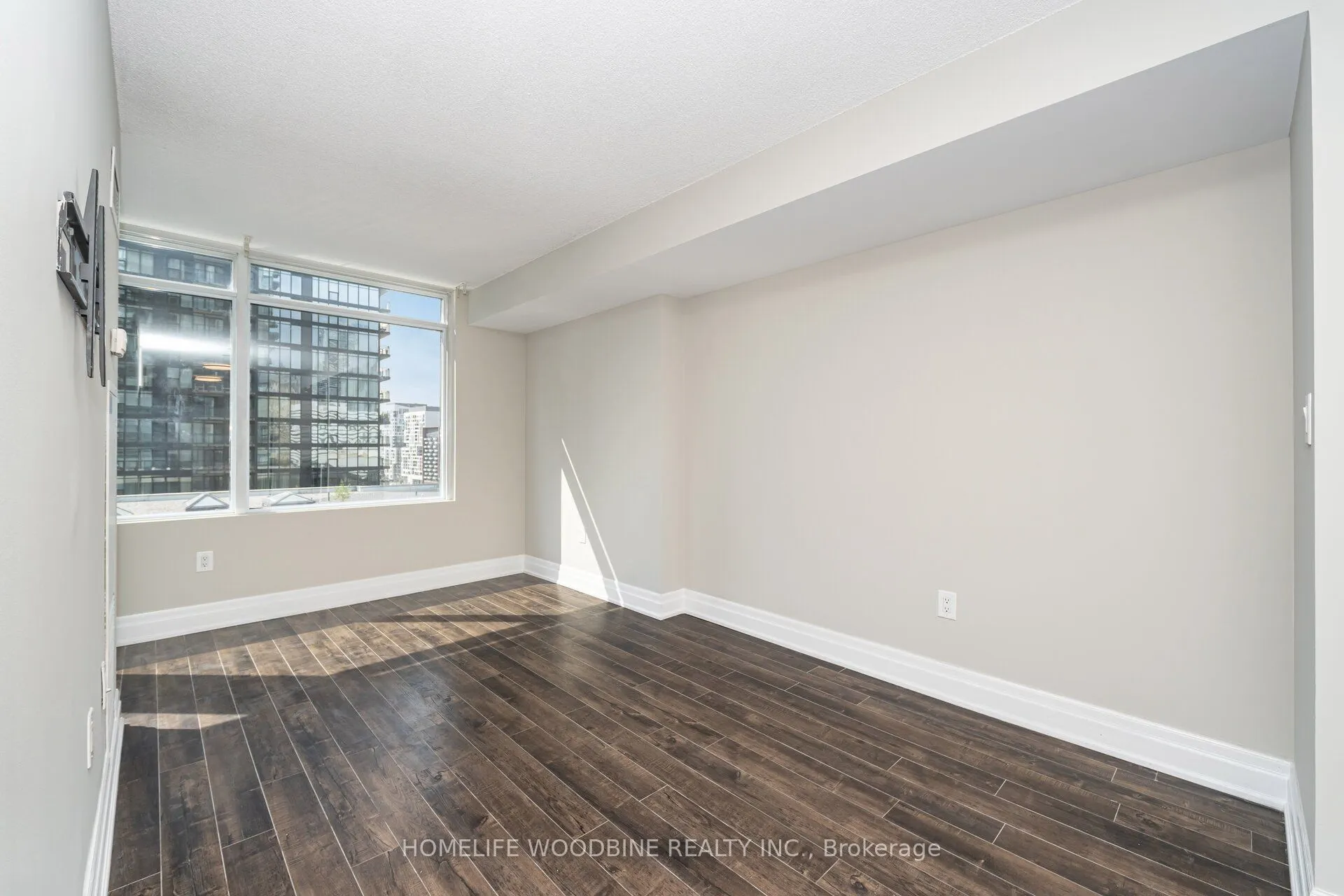 25 Telegram Mews, #1110