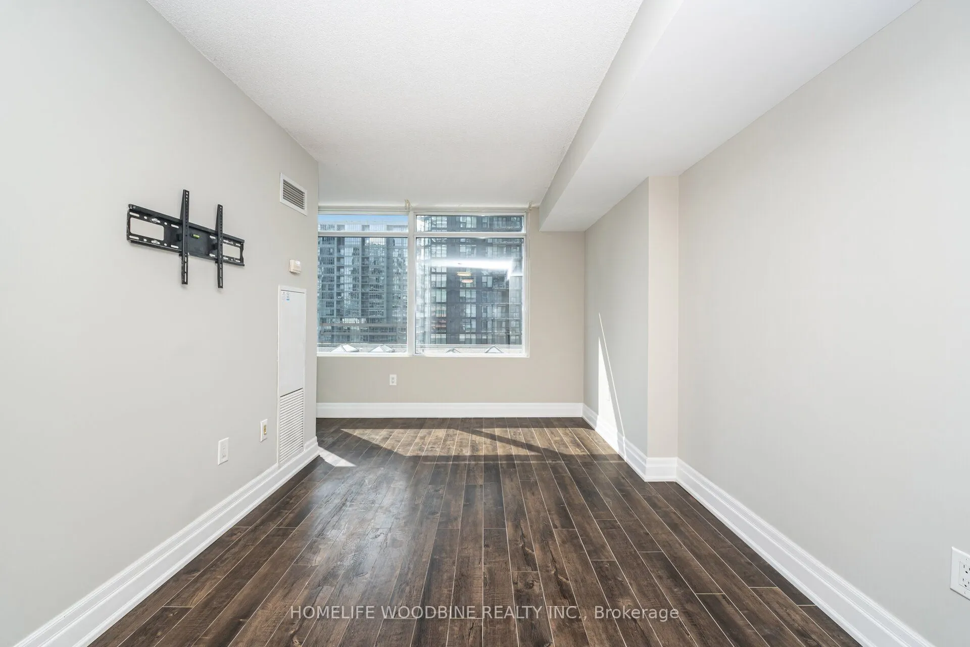 25 Telegram Mews, #1110