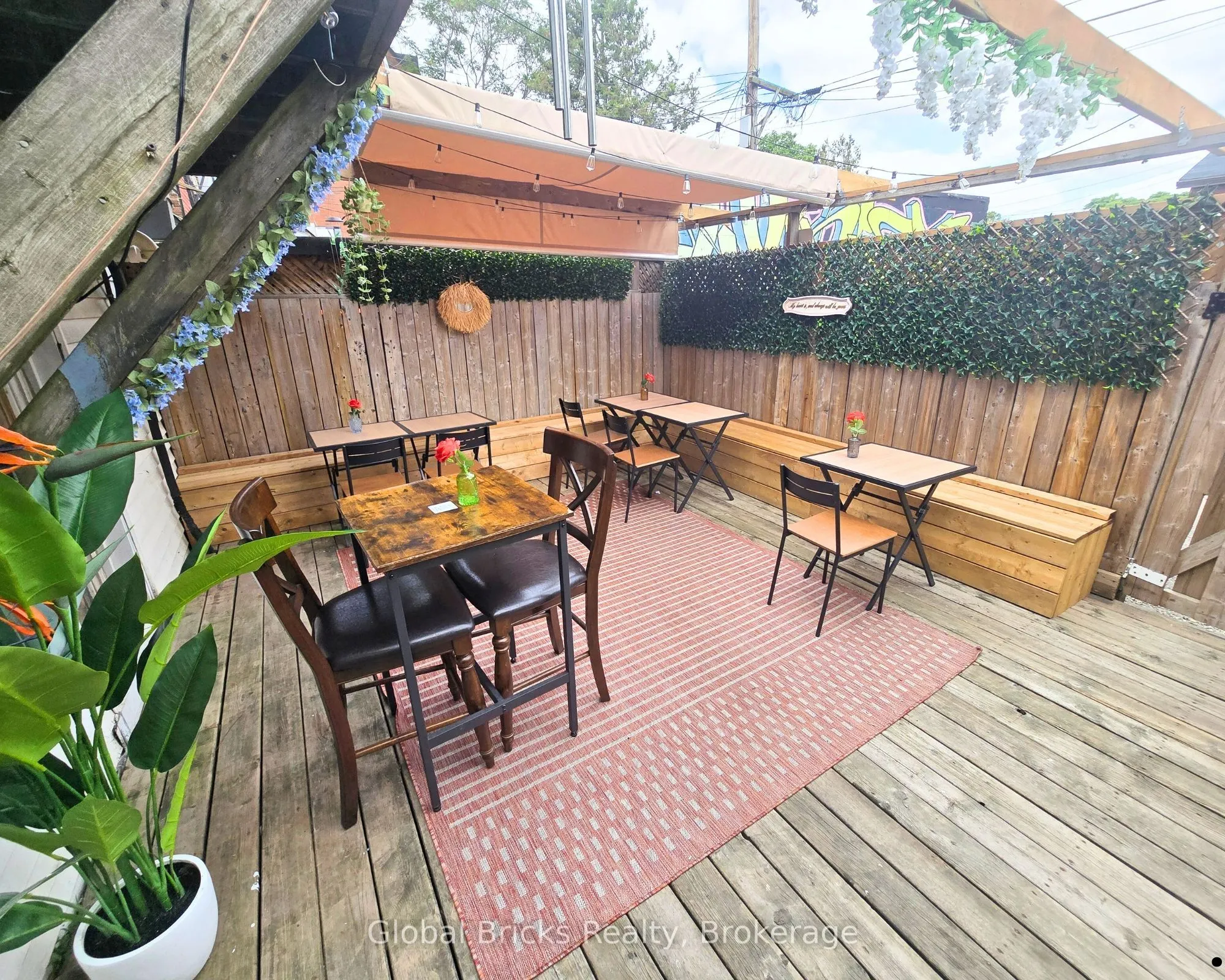 1128 Queen Street