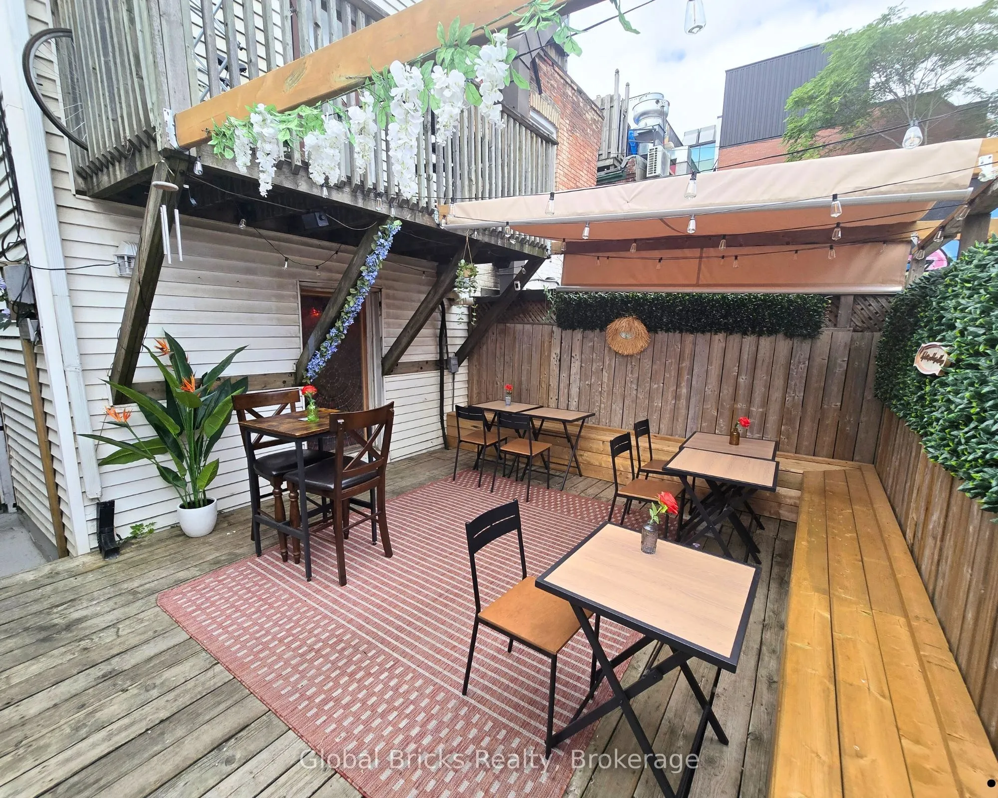 1128 Queen Street