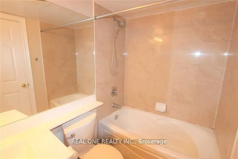 25 Greenview Avenue, #1424